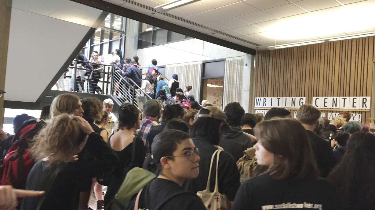 Classes resume after threats at Washington state college