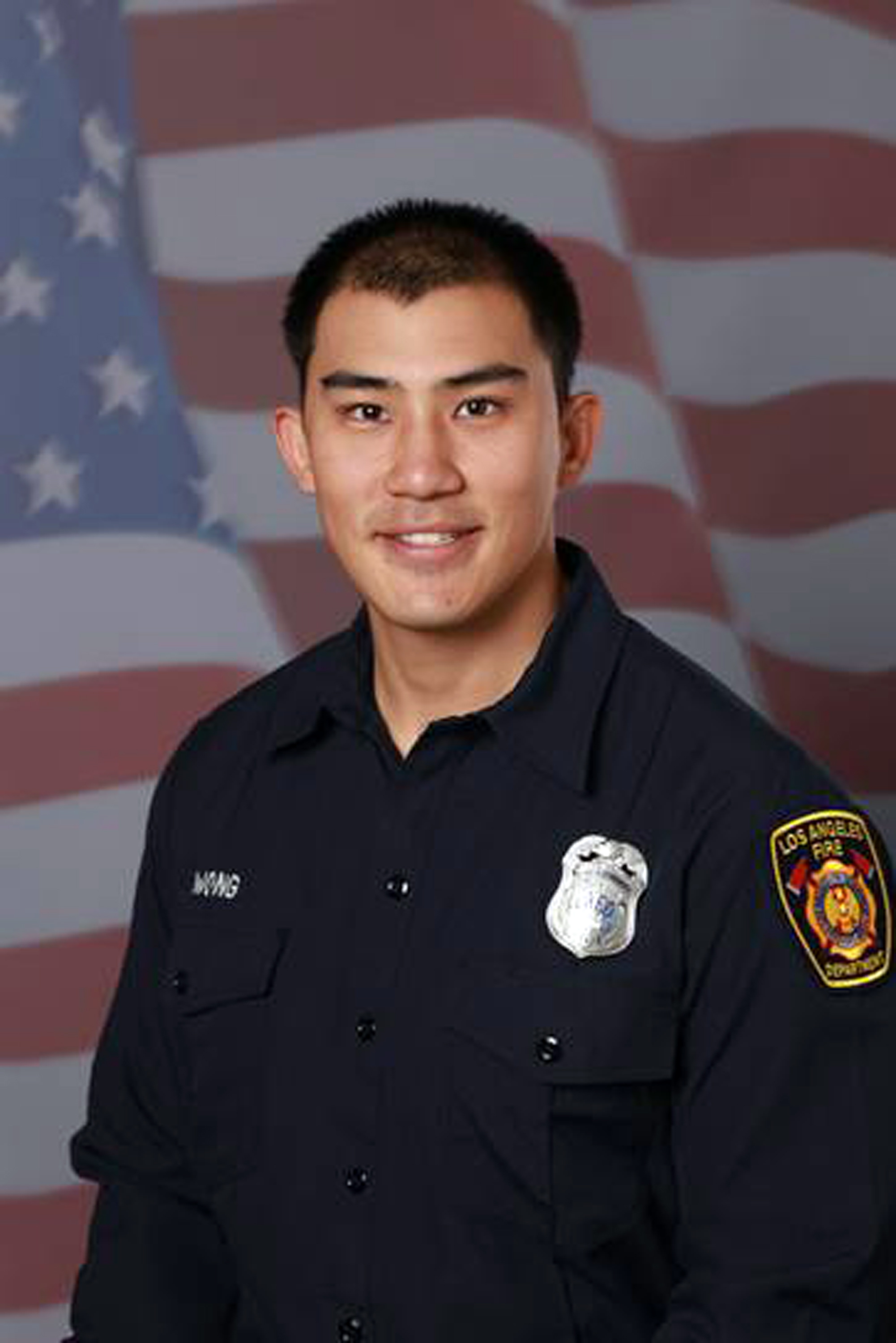 Los Angeles firefighter dies after ladder fall