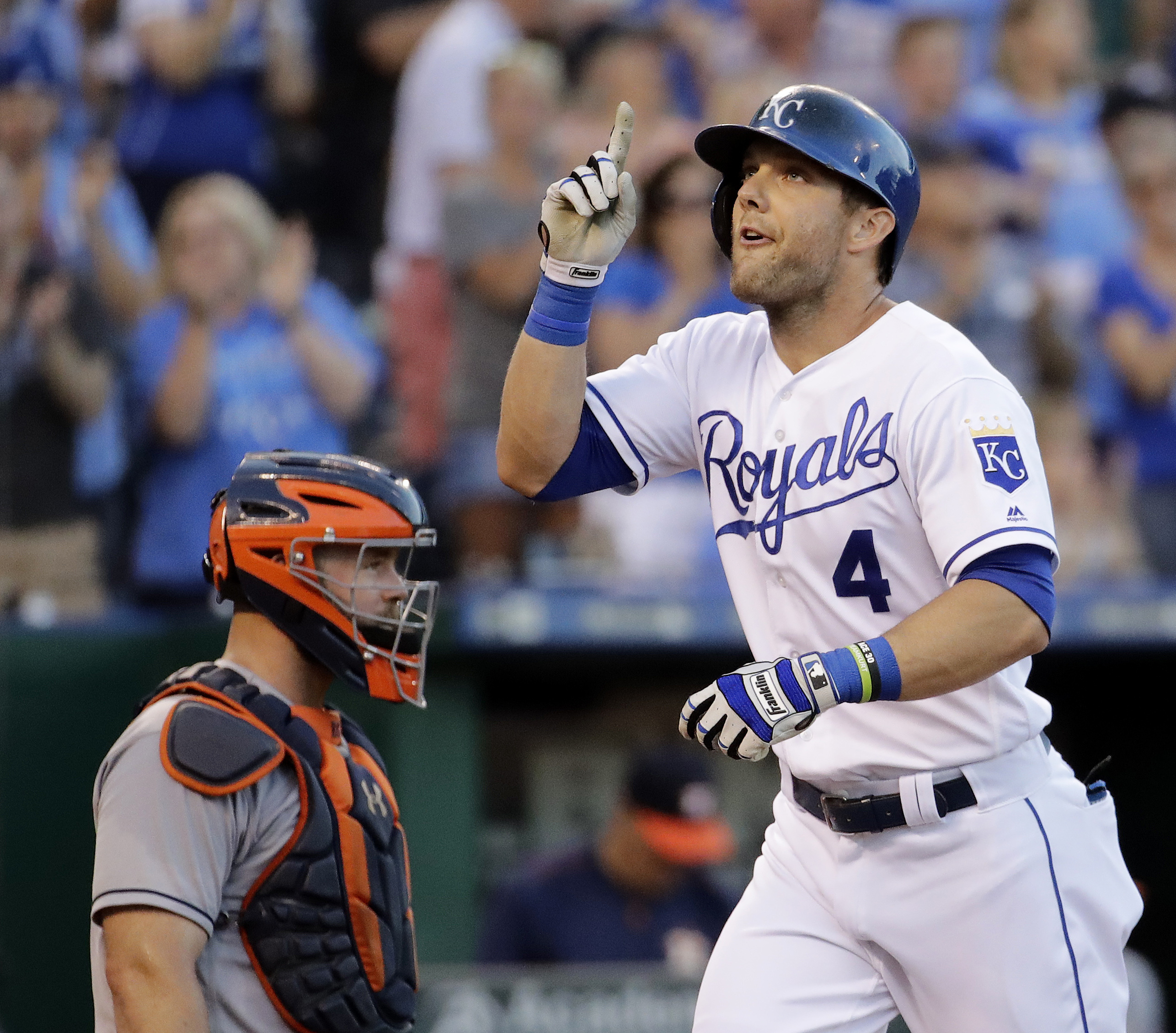 Royals' Moustakas homers to halt Astros' win streak at 11