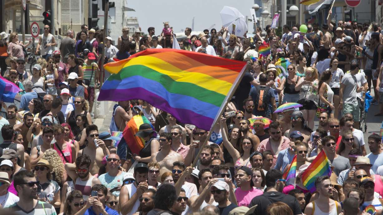 Over 200,000 at Tel Aviv Gay Pride Parade, region's biggest