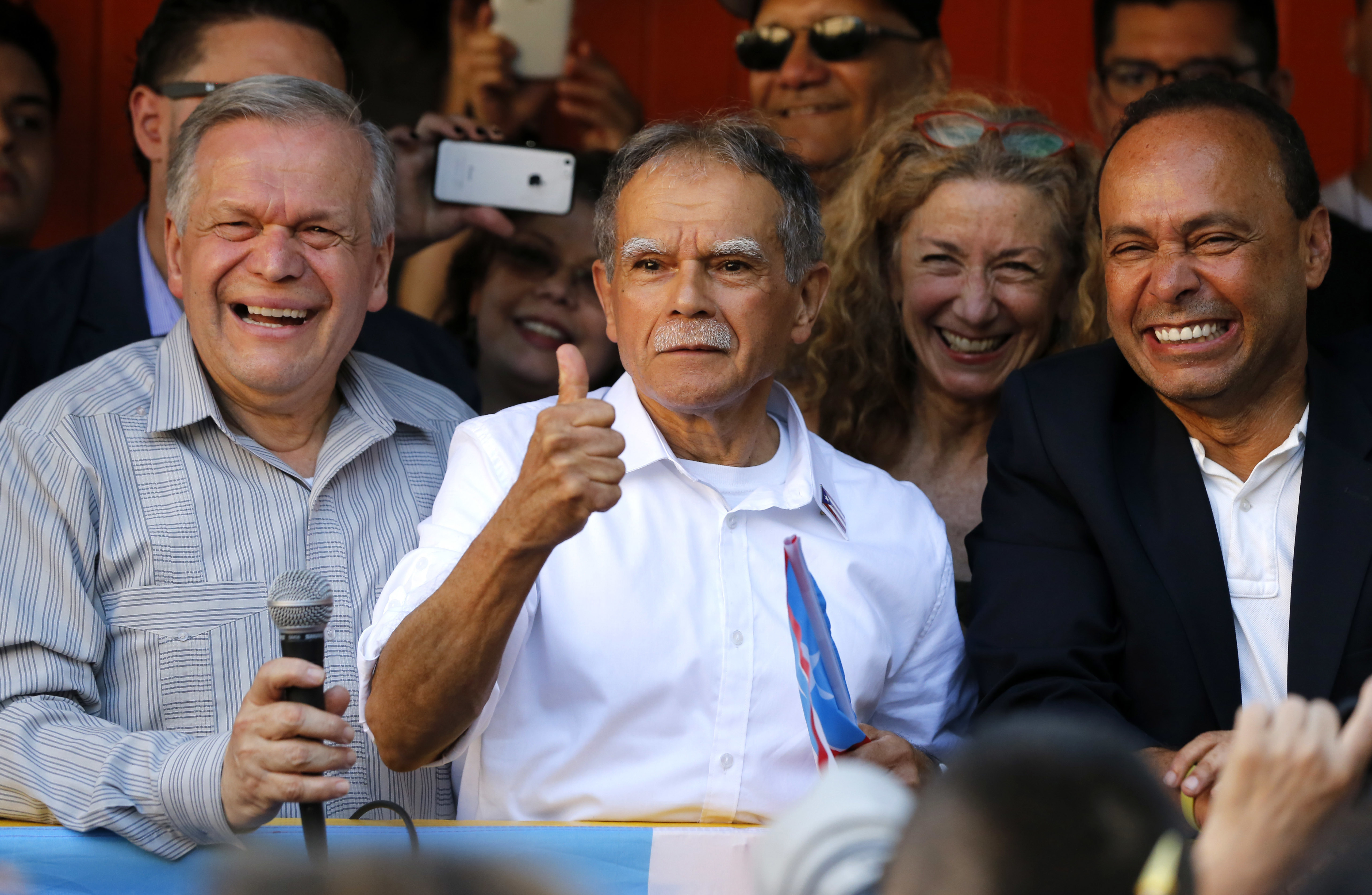 Puerto Rican nationalist booed, cheered at New York parade