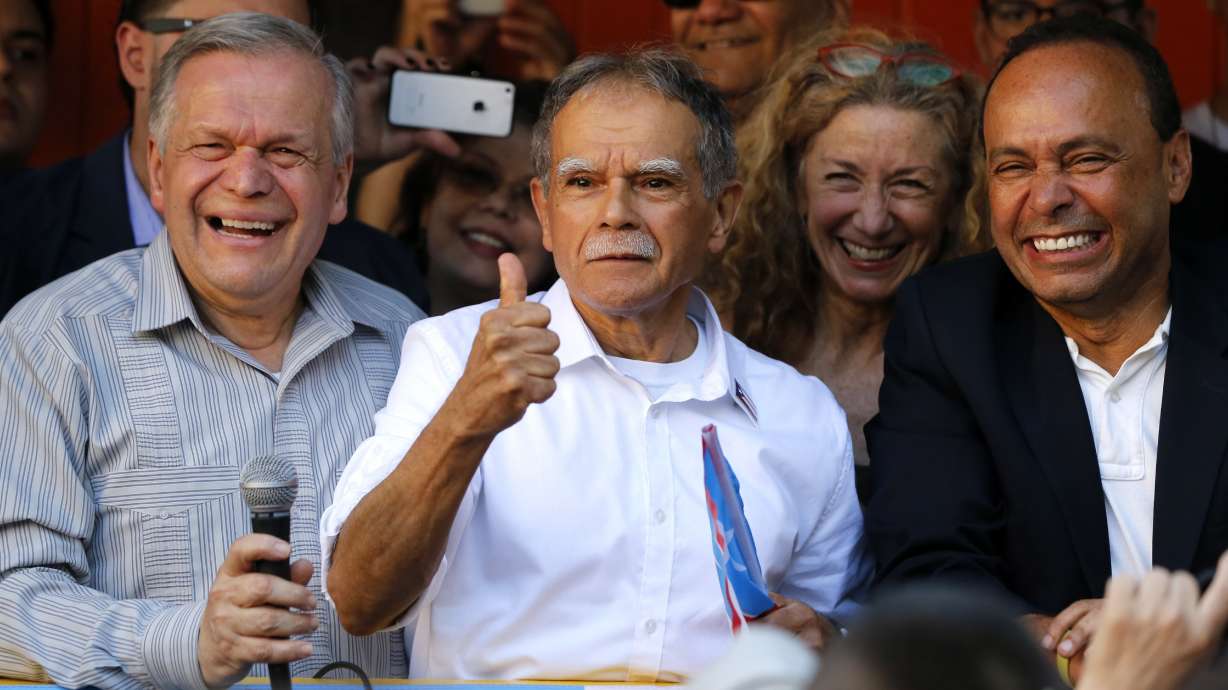 Puerto Rican nationalist booed, cheered at New York parade