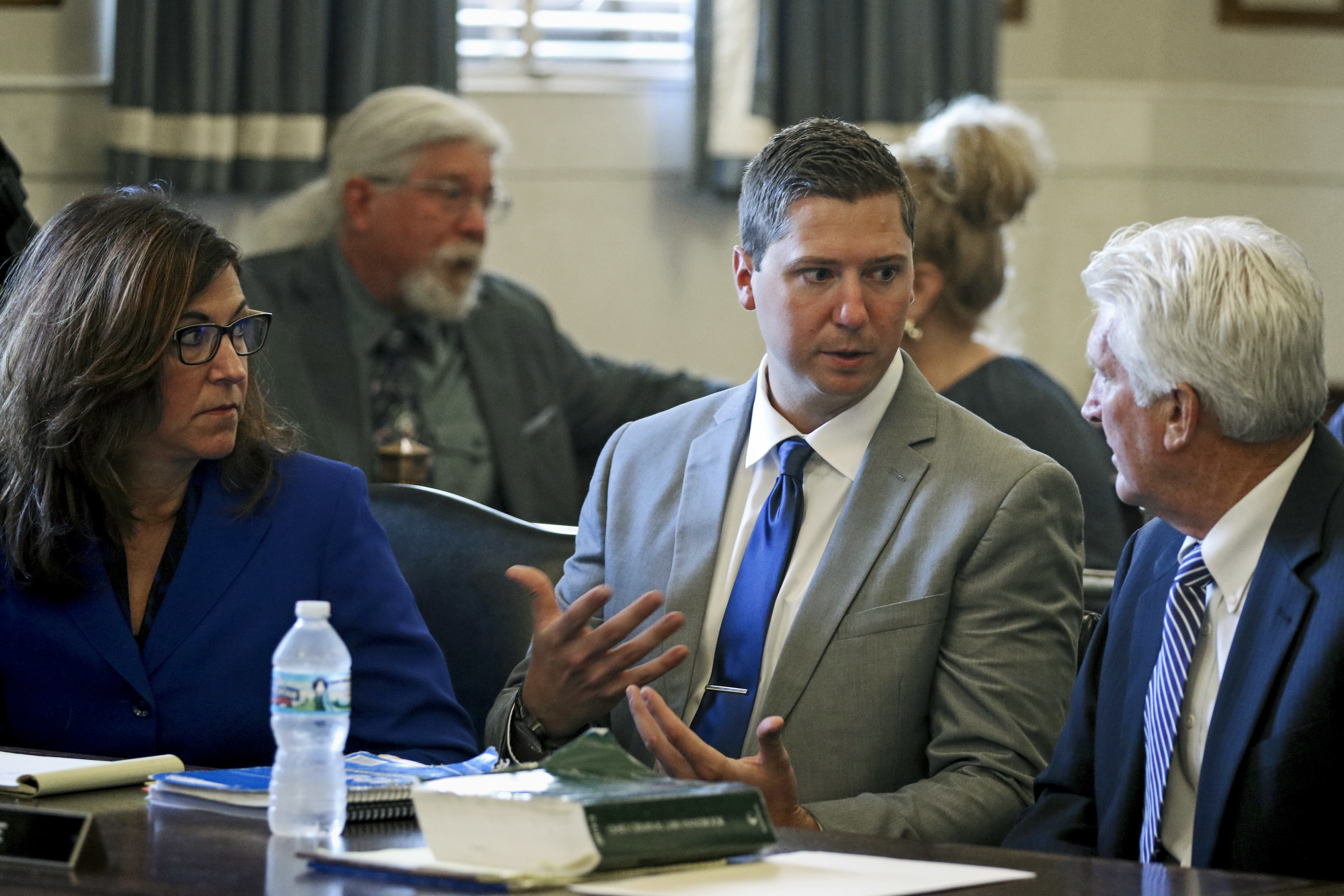 Prosecution expert says video counters Ohio officer's story