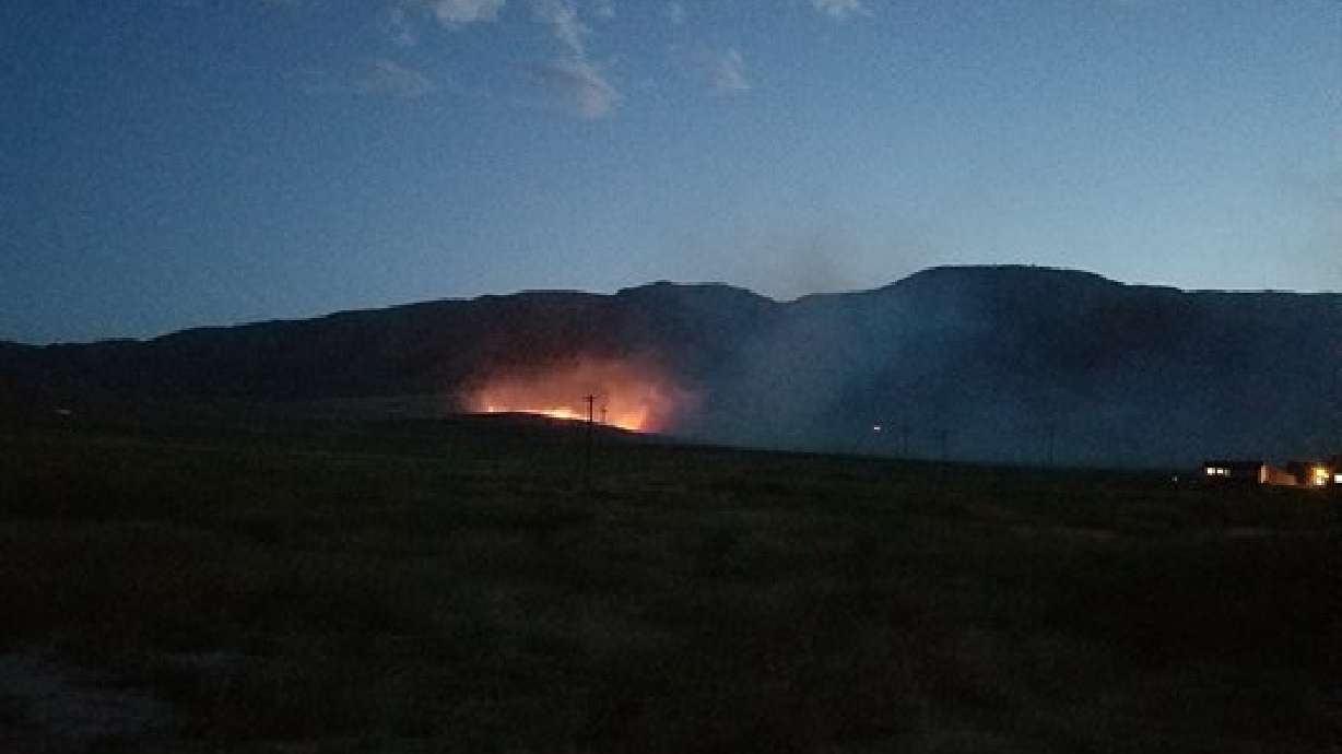Firefighters battle late-night blazes in Utah, Salt Lake counties