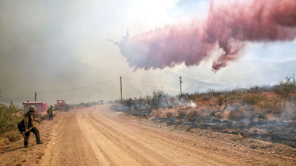 Smoke from mountain fire will flow into parts of Flagstaff