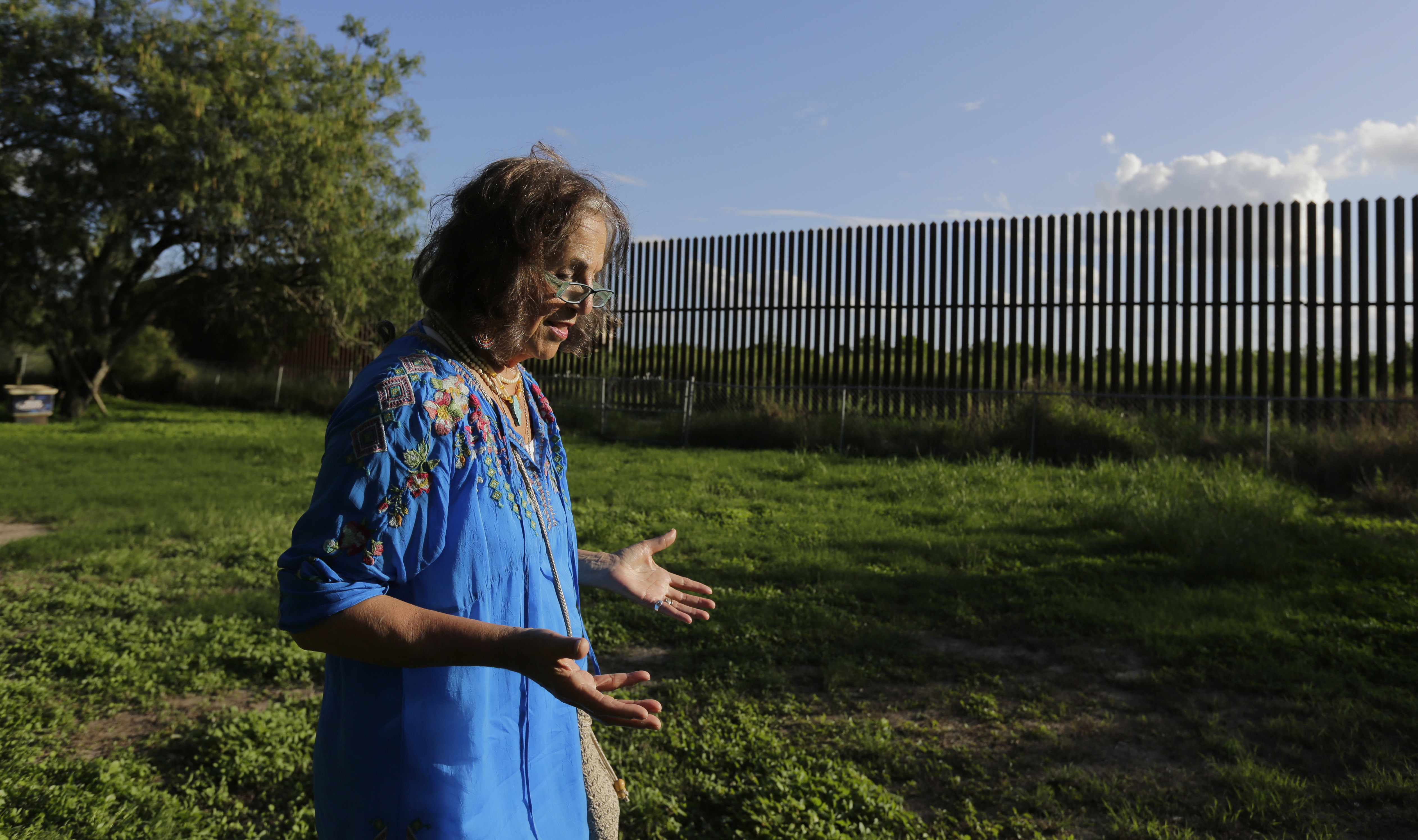 As wall looms, US moves to settle border fence land cases