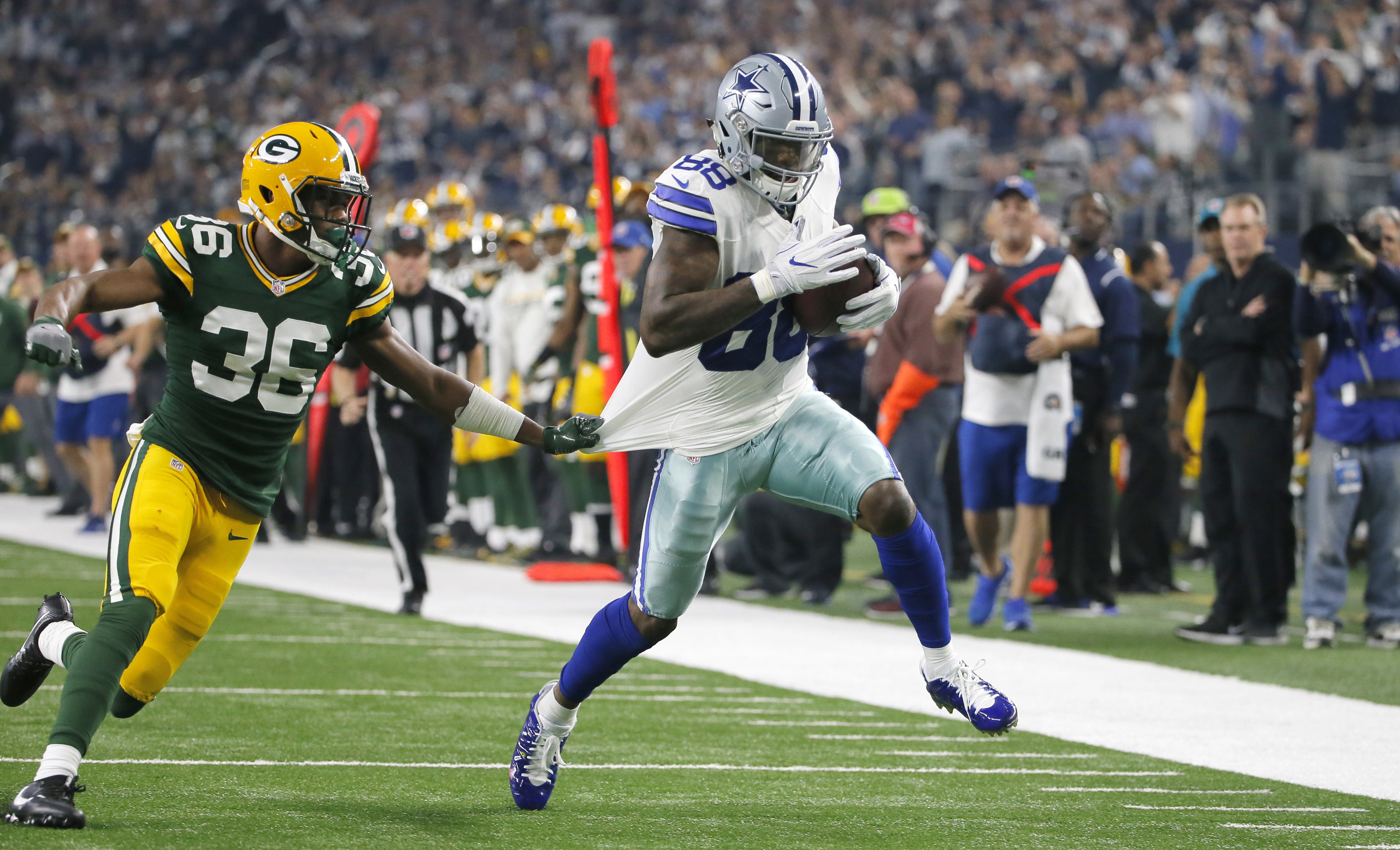 Cowboys star Dez Bryant now elder statesman for receivers