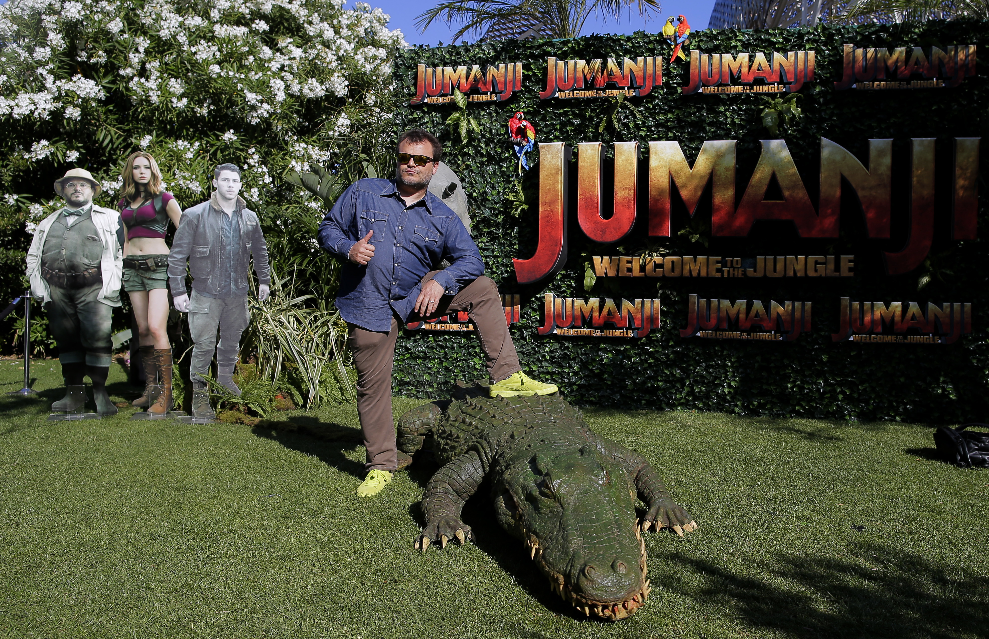 Stars of 'Jumanji' sequel pay tribute to Robin Williams