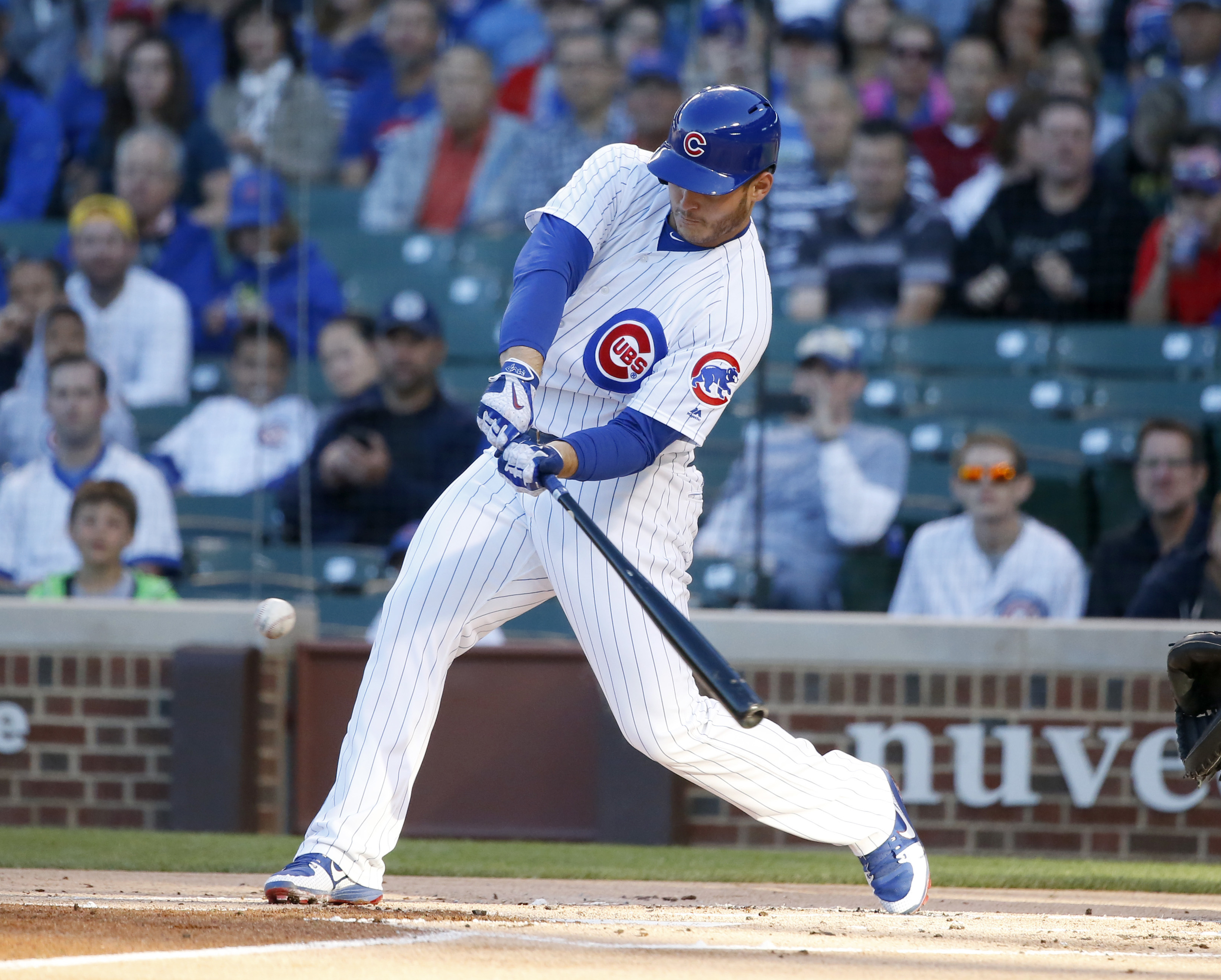 Rizzo hits leadoff HR, Cubs beat Padres 4-0