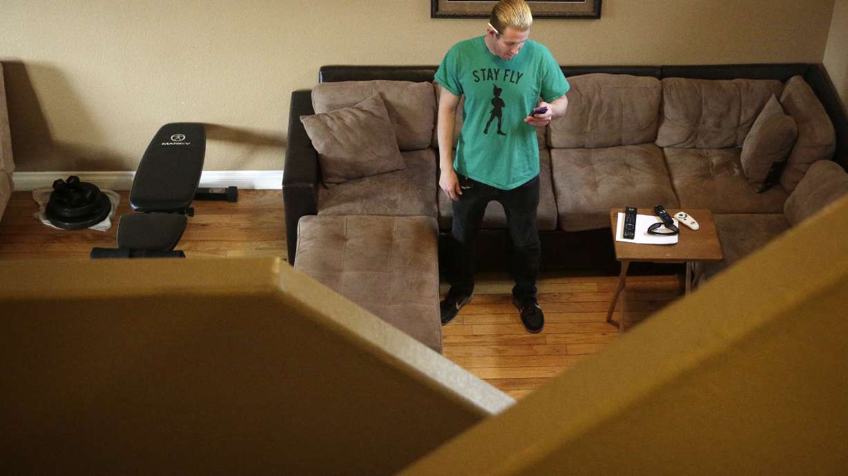 Las Vegas approves rules to crack down on short-term rentals