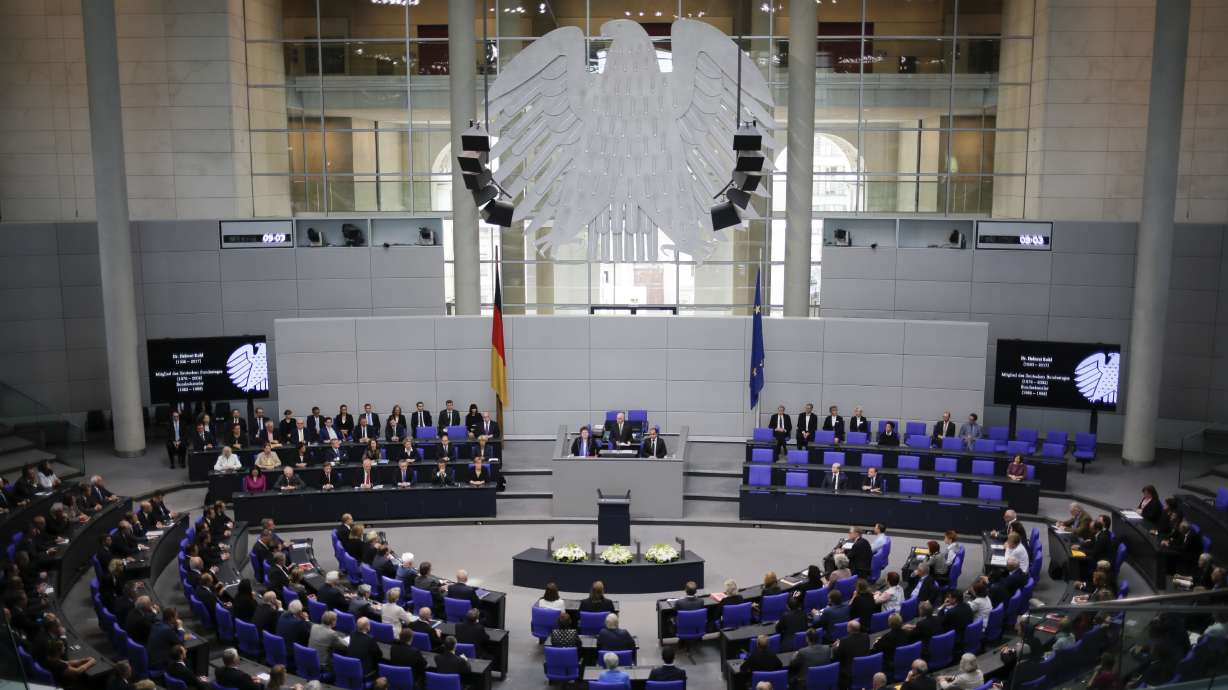 German parliament remembers former Chancellor Helmut Kohl