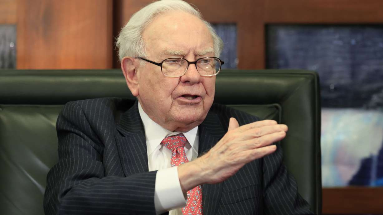 Buffett's company lends $1.5B to Home Capital, invests $300M