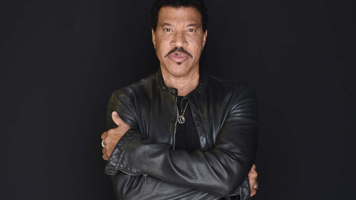 Lionel Richie: Tour with Mariah Carey will be 'camp city'