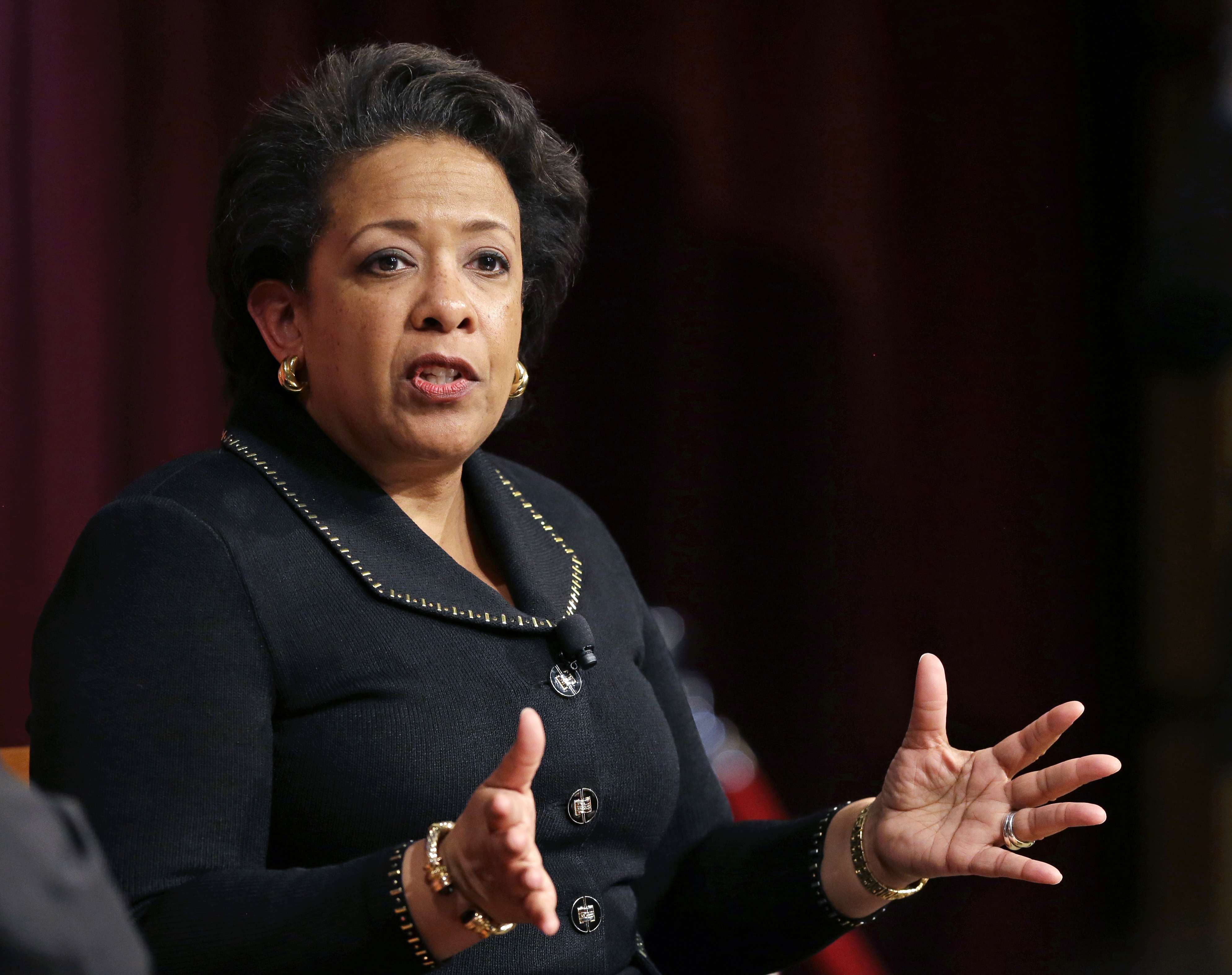 Senate panel seeks details on Lynch role in Clinton probe