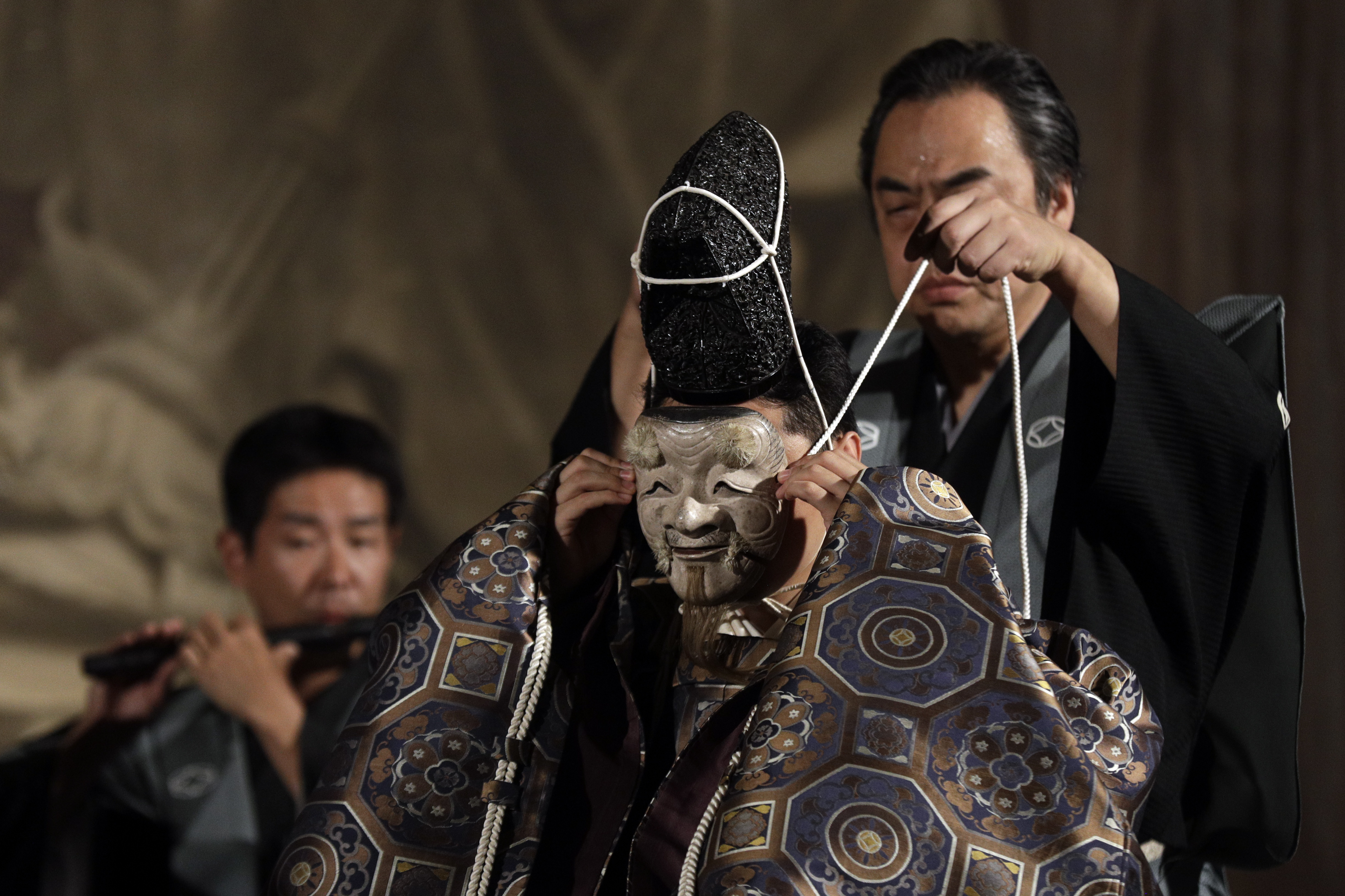 Japan marks 75 years of Vatican ties with Noh theater show