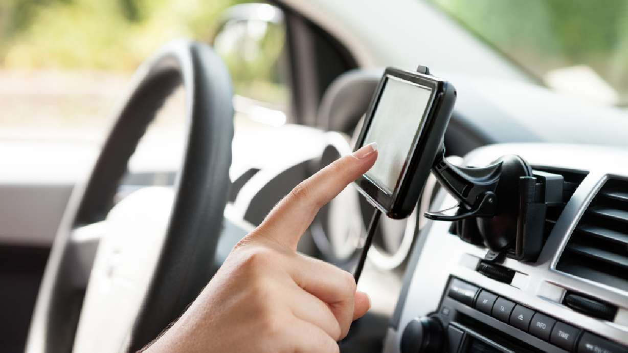 5 helpful ways to use your GPS during your summer adventures