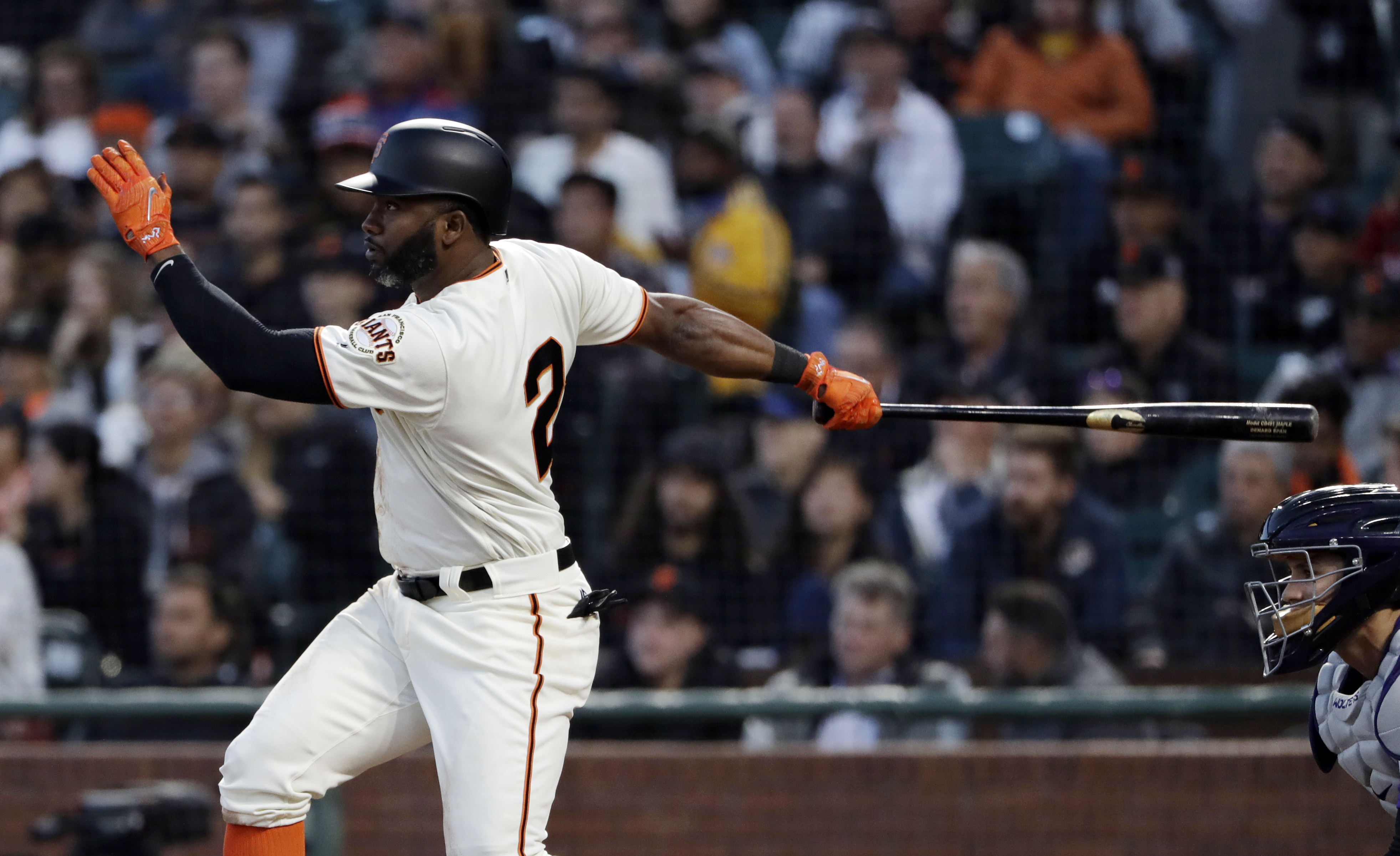 Giants score plenty to back Samardzija, snap five-game skid