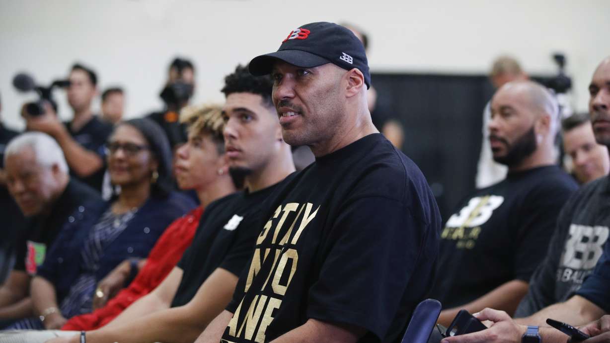 LaVar Ball appears at WWE event, son LaMelo uses slur