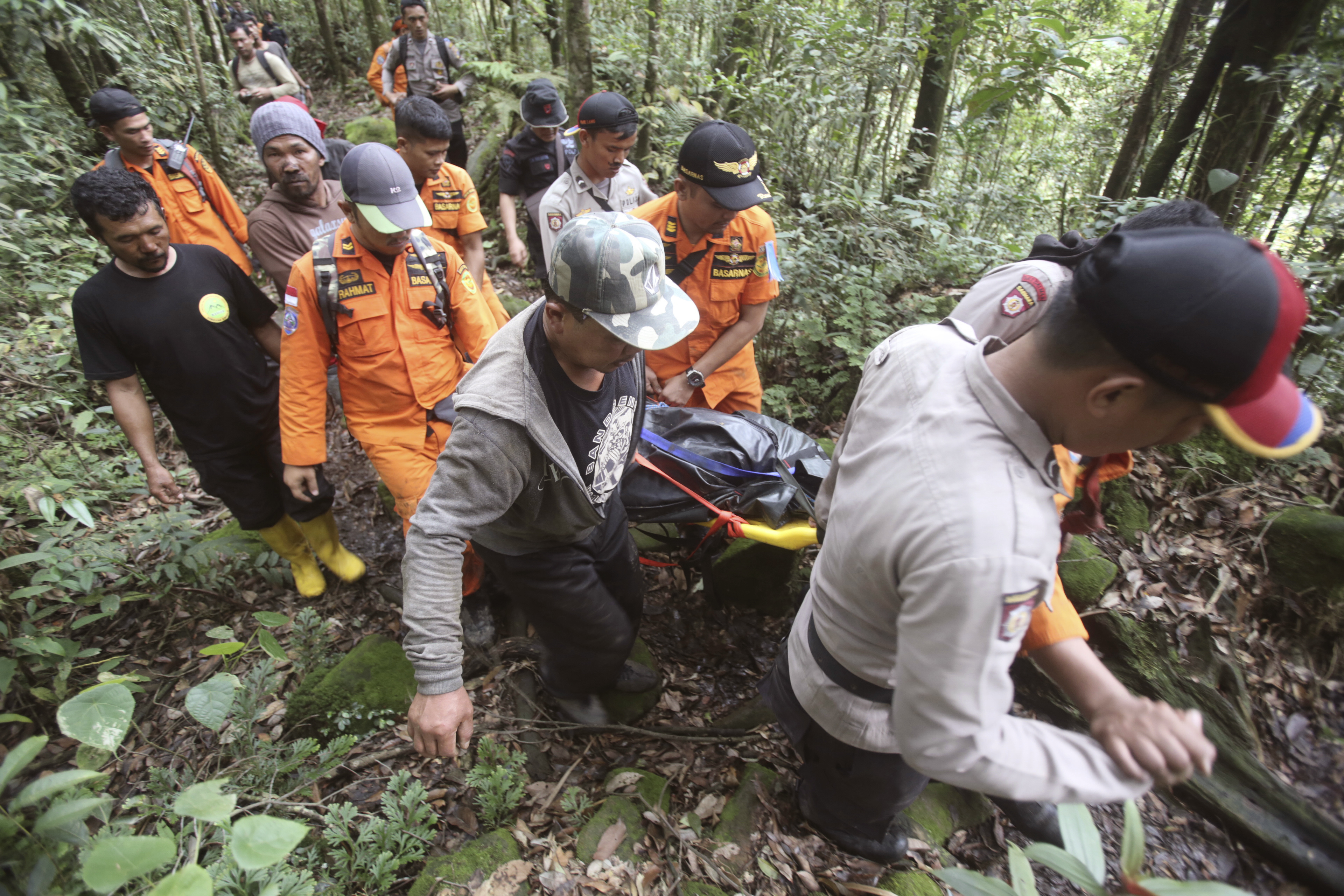 Body of German hiker retrieved from Indonesian volcano