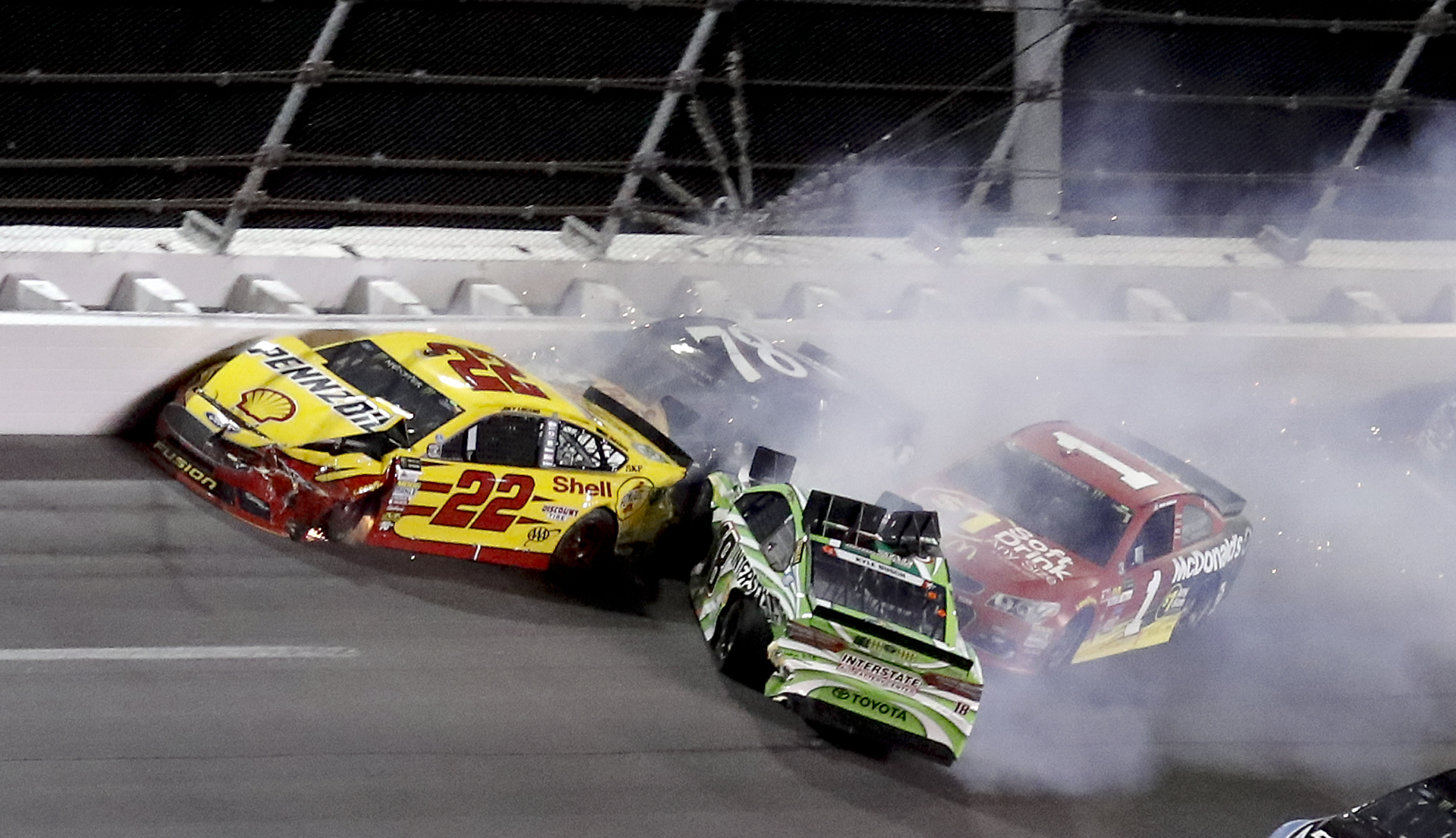 Ricky Stenhouse Jr. wins crash-filled race at Daytona
