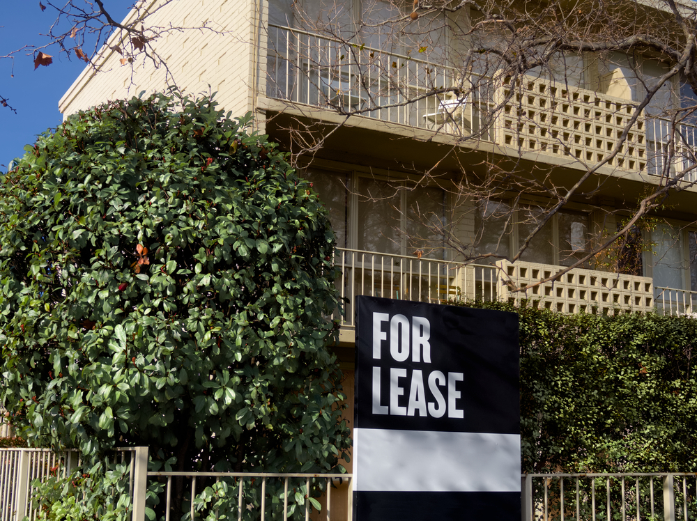 Apartment hunting? Do these 4 things before signing a lease