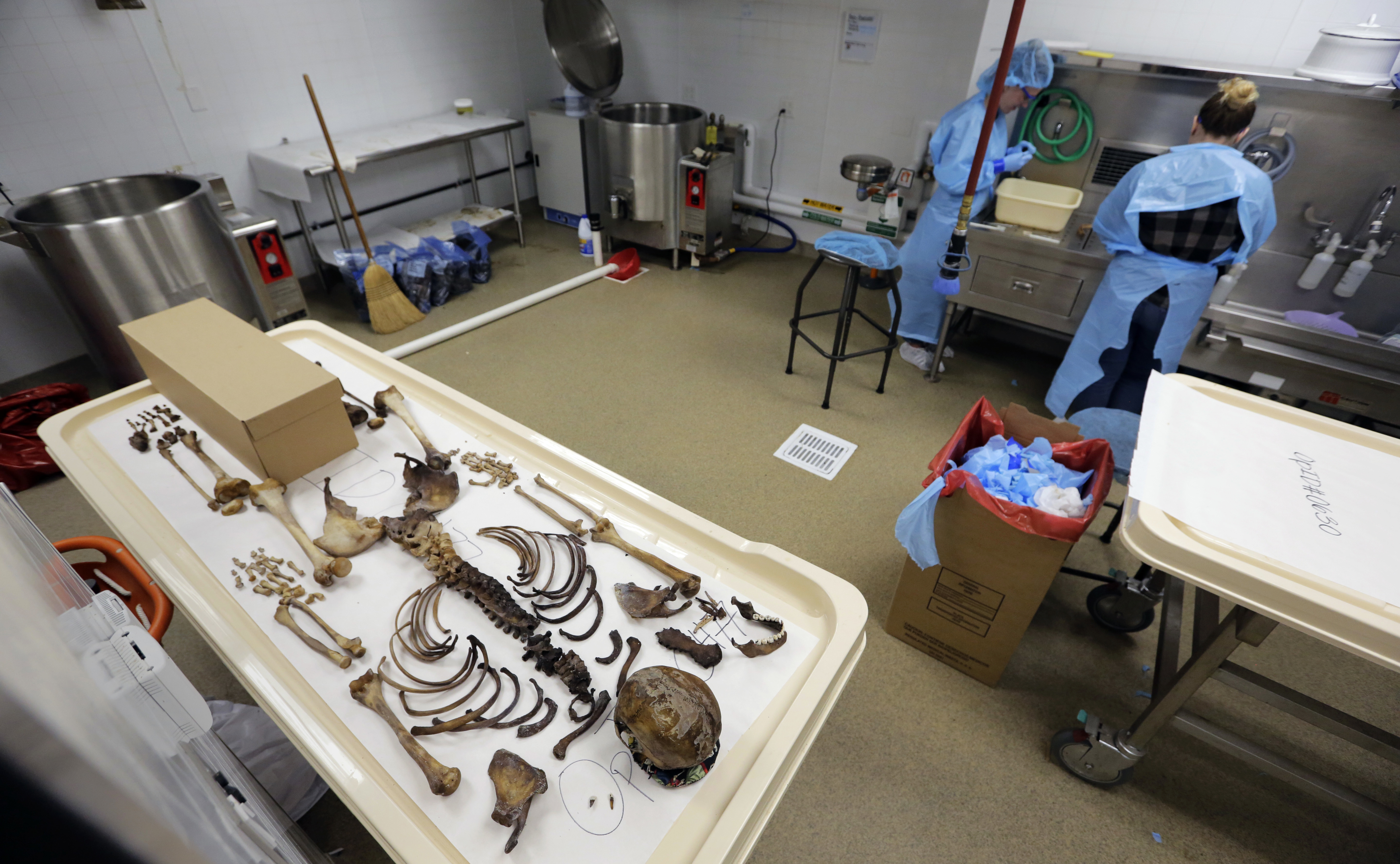 FBI, groups at odds over efforts to ID immigrant remains