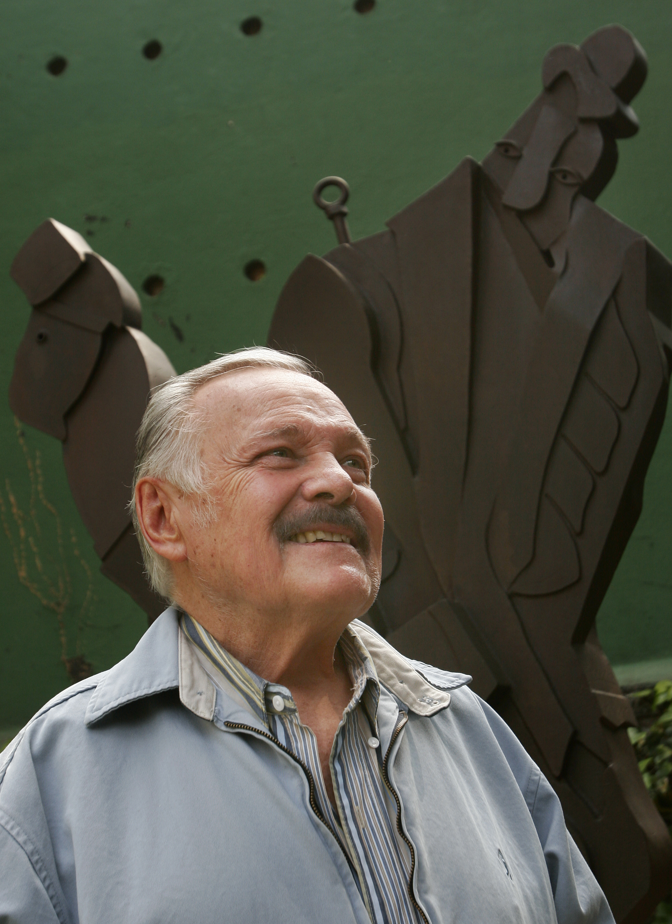 Mexican painter Jose Luis Cuevas dies at 83
