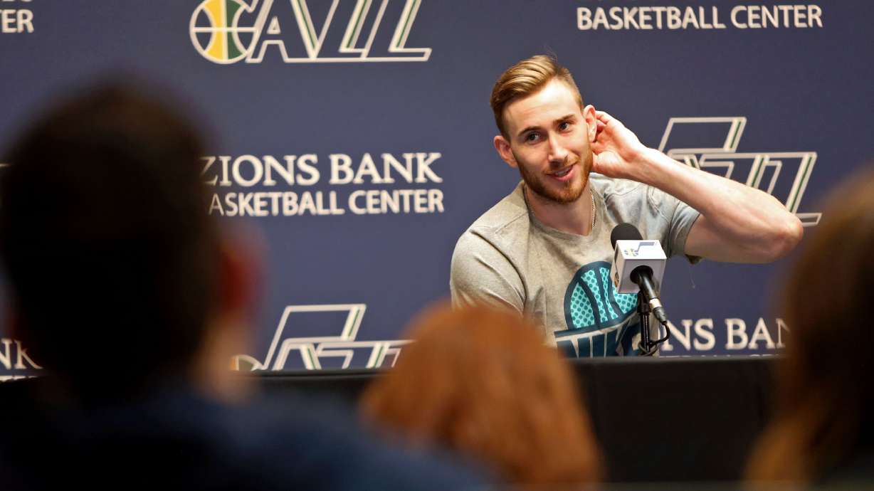 Early reports 'always just rumors,' Hayward says during lengthy free-agent discussion with ESPN