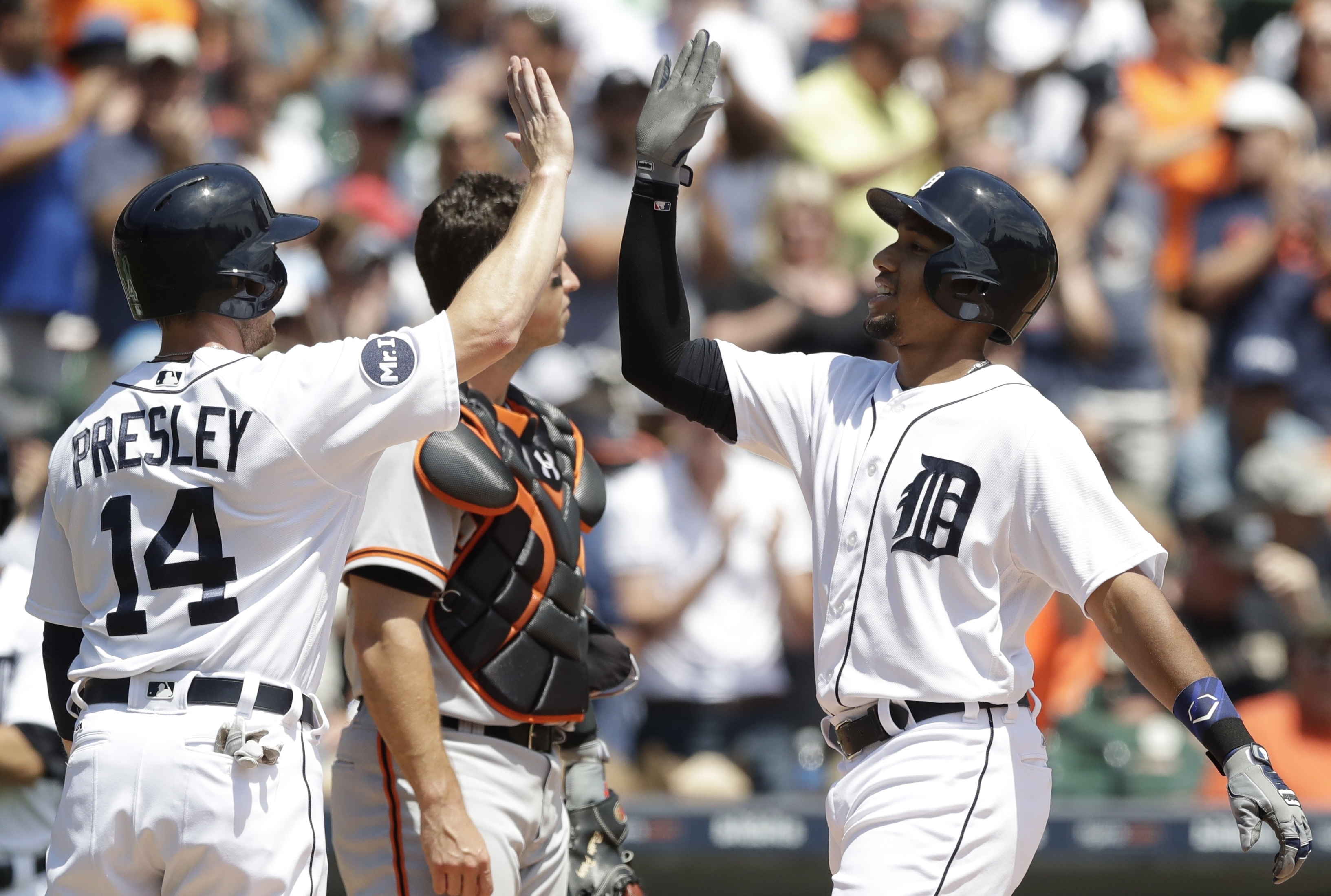Sanchez sharp again for Tigers in 6-2 win over Giants