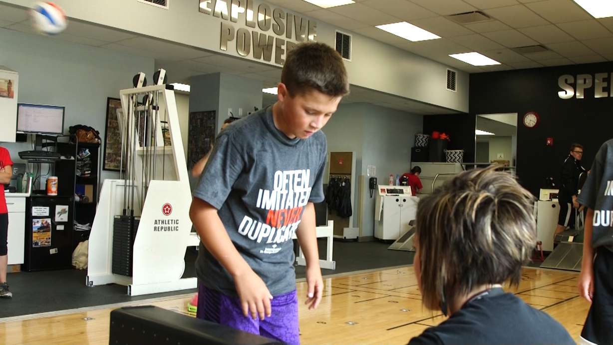 A Desert Hills Thunder youth football team now holds its workouts indoors, but it's not because of the heat. It's so it can take part in the Intermountain Dixie Regional Health and Performance Acceleration Program. (KSL TV)