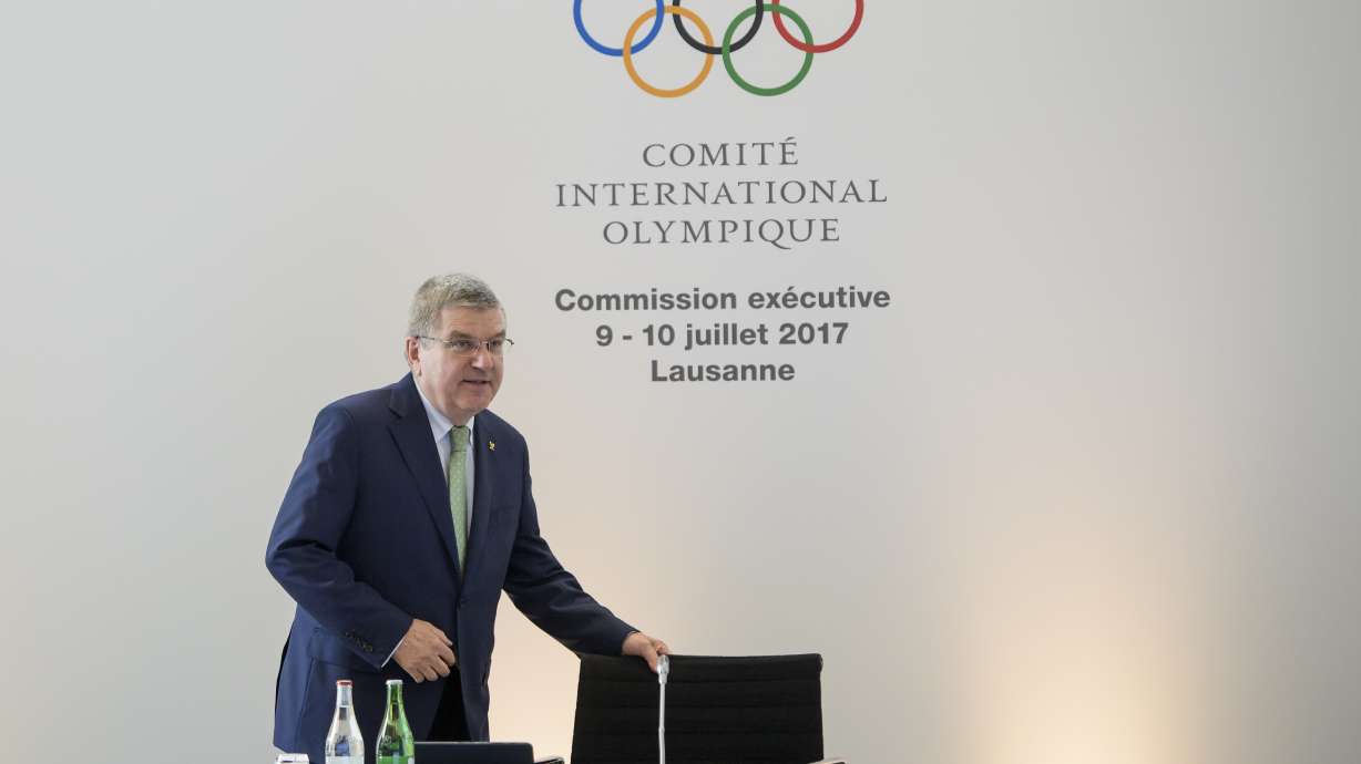 LA, Paris arrive for Olympic meetings; 2024 deal must wait
