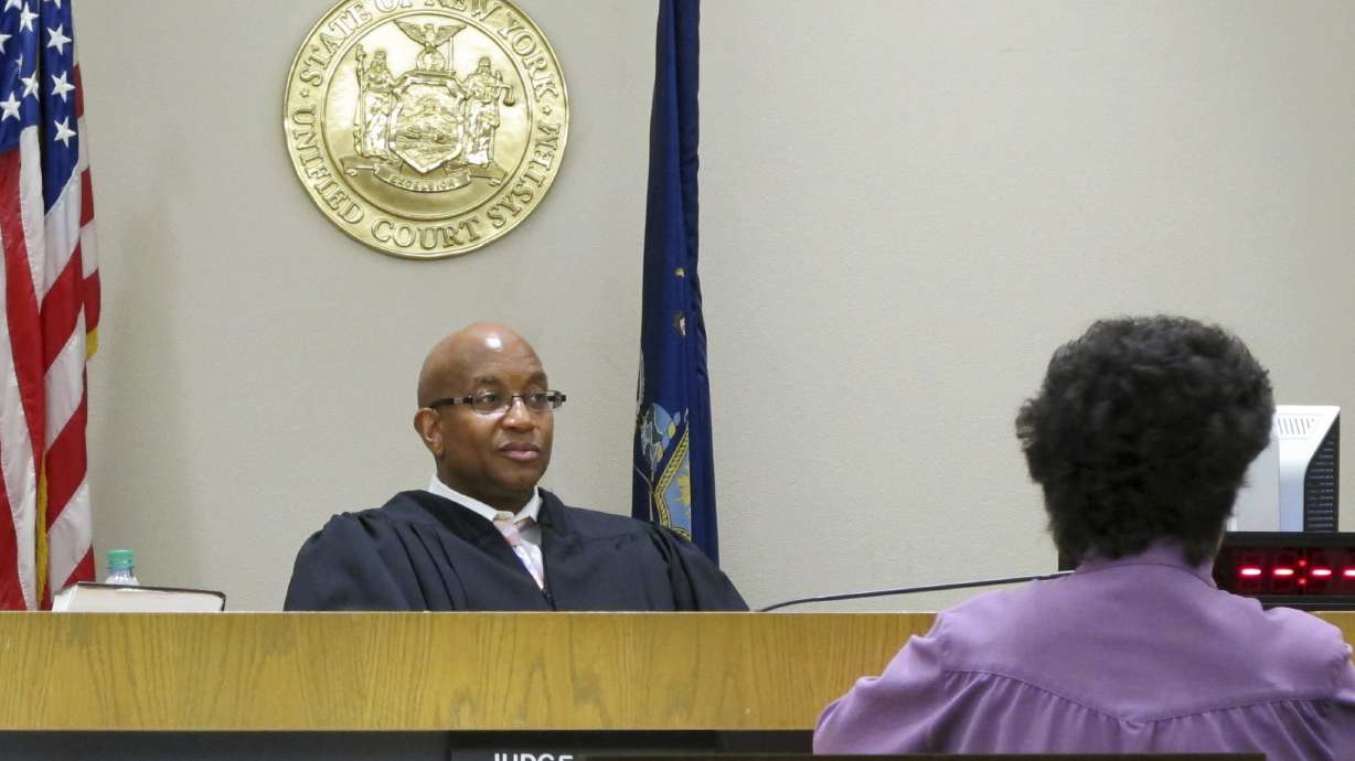 Goal of nation's first opioid court: Keep users alive