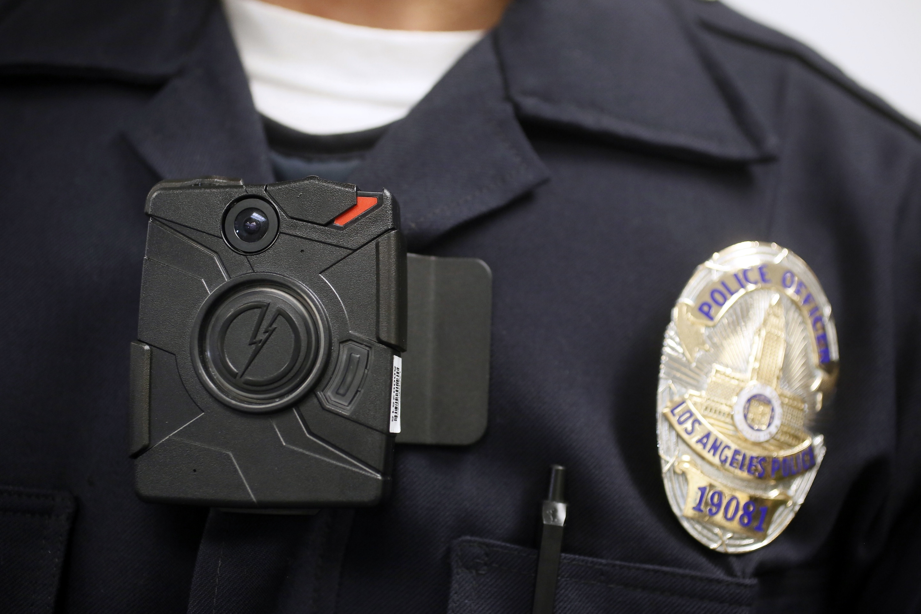 California bill would require cops to release body cam video
