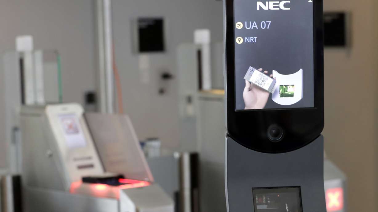 Face scans for US citizens flying abroad stir privacy issues