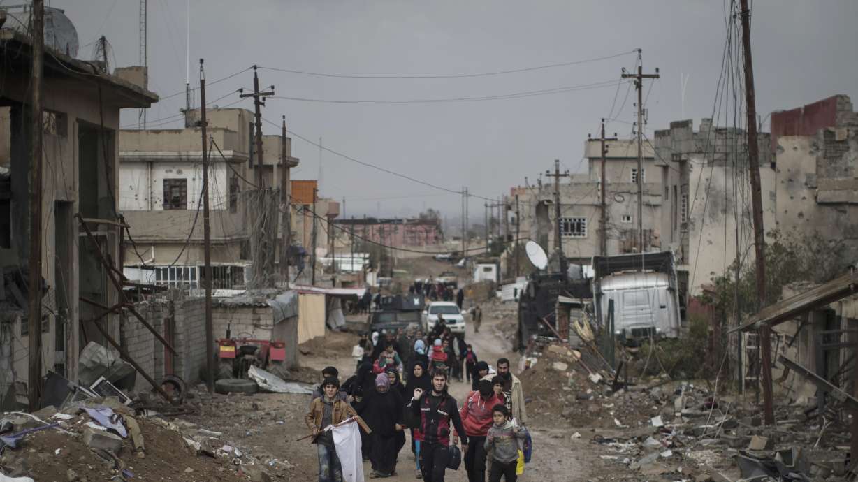 Videos appear to show Iraqi troops killing Mosul detainees