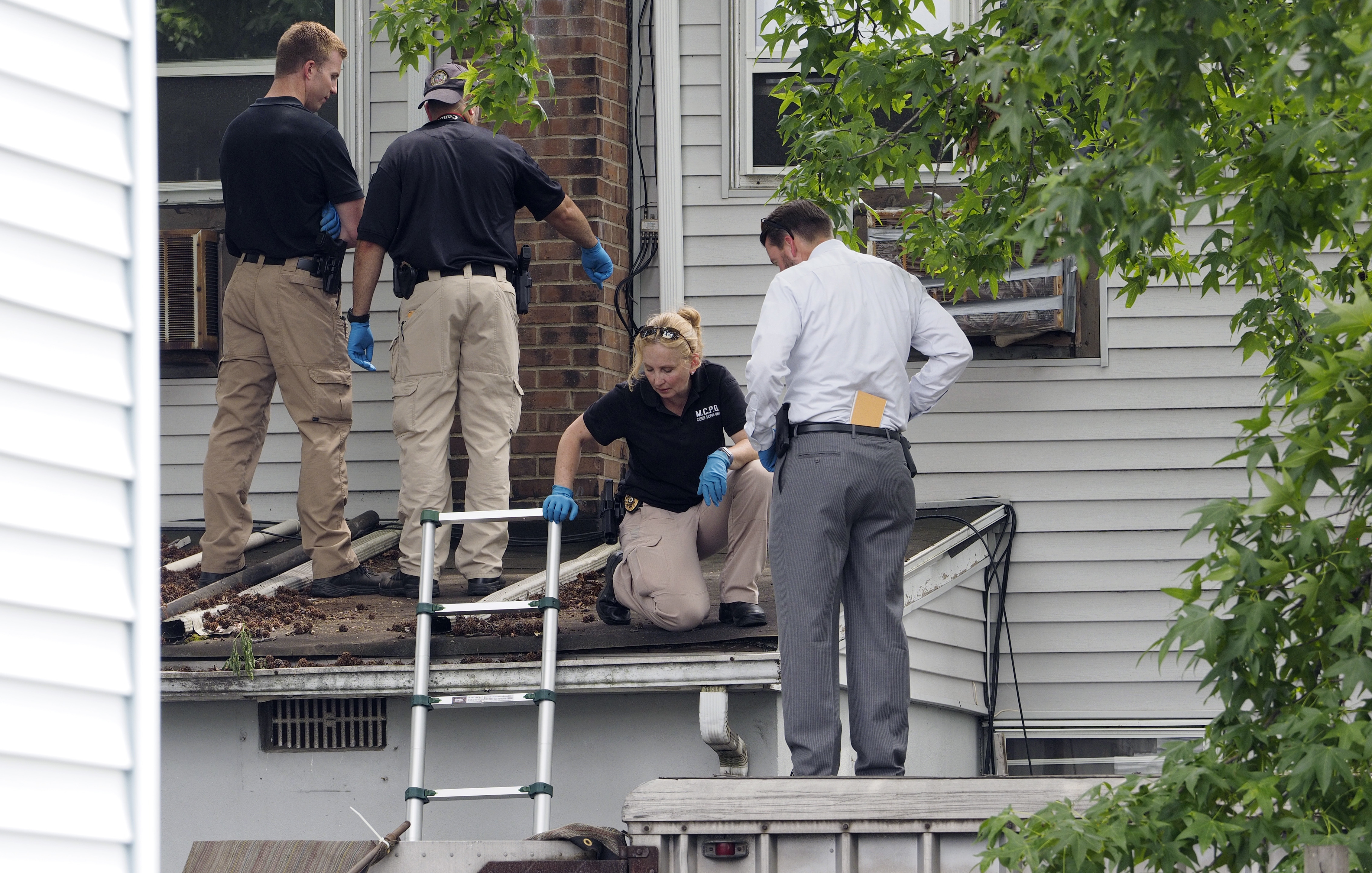 Neighbor of slain 11-year-old girl held on murder charge