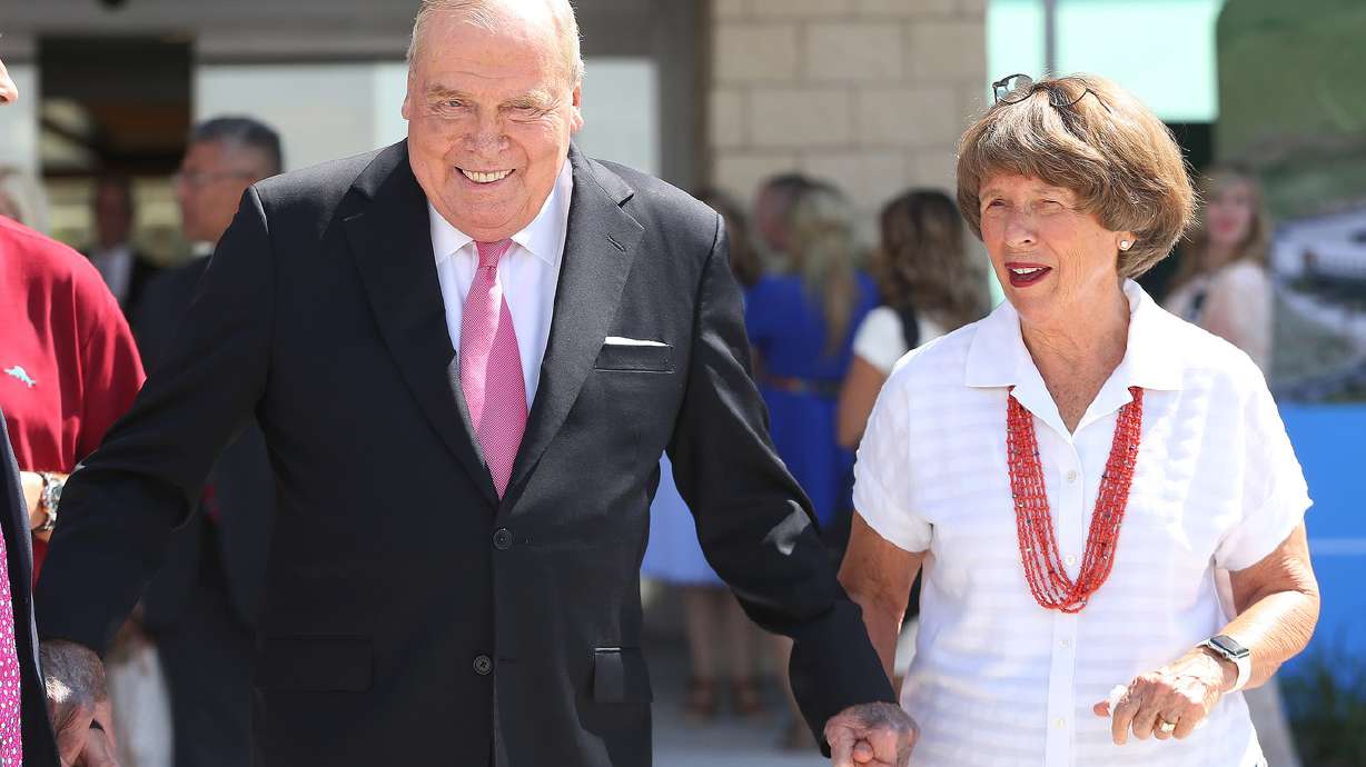 Huntsman Sr. interested in trying medical marijuana for his pain