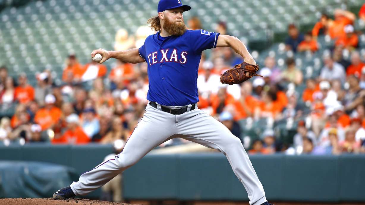 Smith HR in 7th breaks tie, carries Orioles past Rangers 3-1
