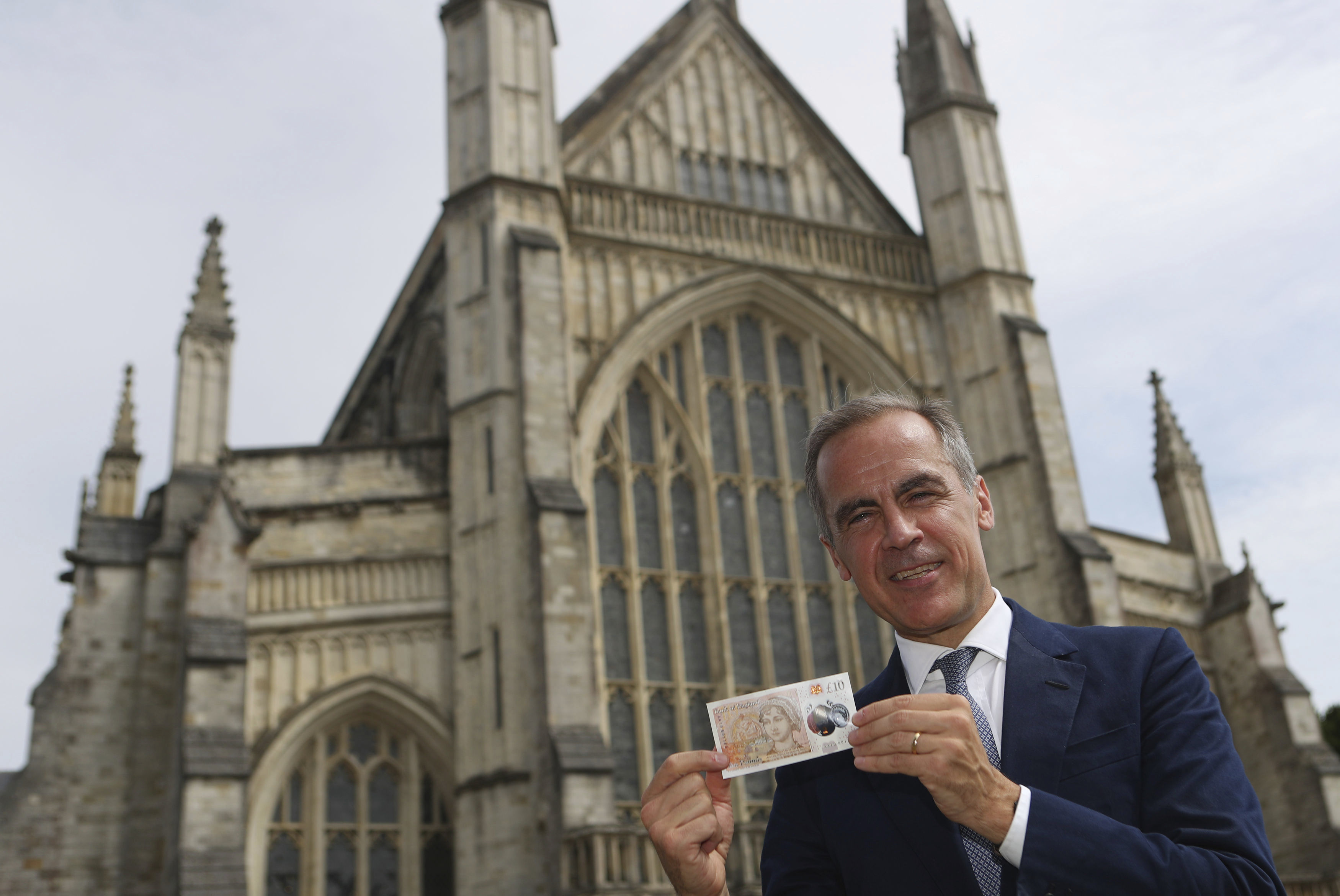 Jane Austen features on new British 10-pound note