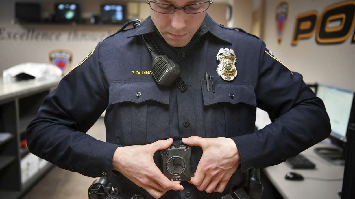 Minnesota shooting shows police body cameras not used enough