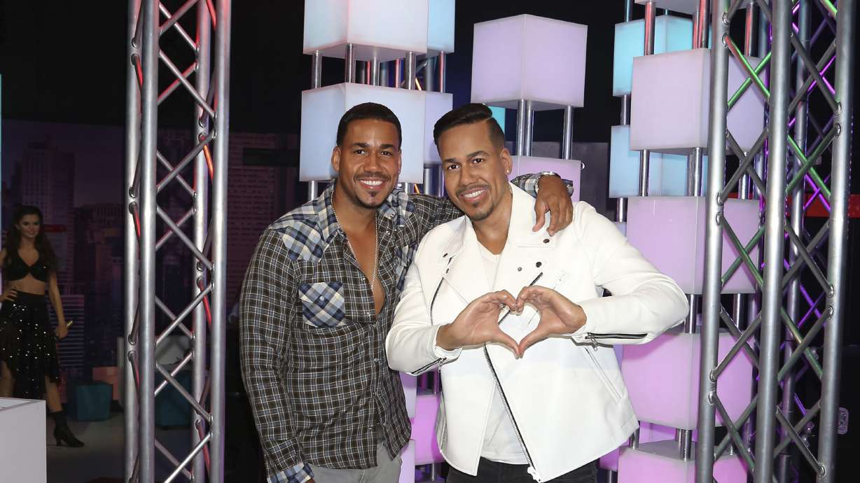 Romeo Santos has the golden touch on his new album