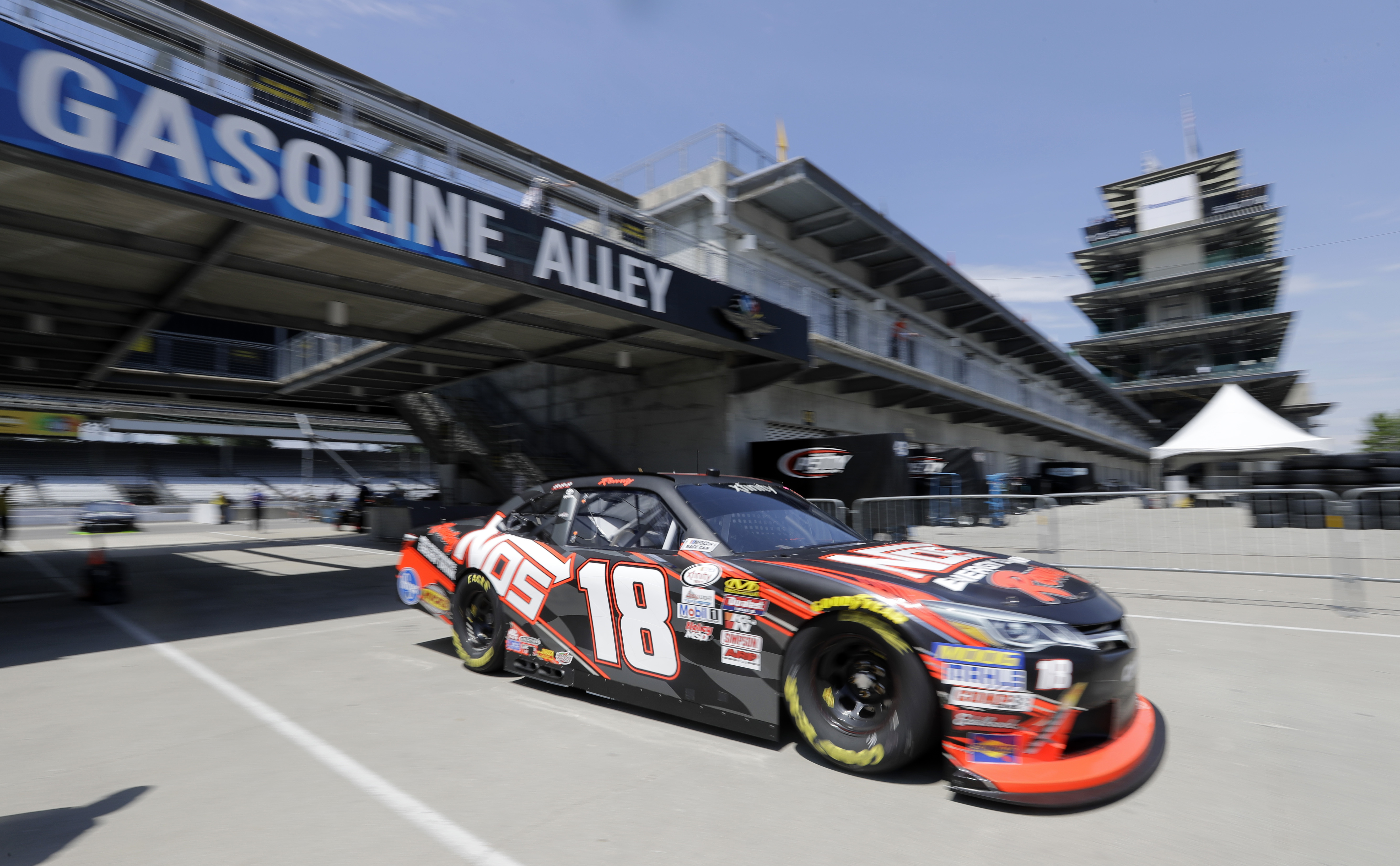 Busch's historic Indy chase includes hope for 500-600 double