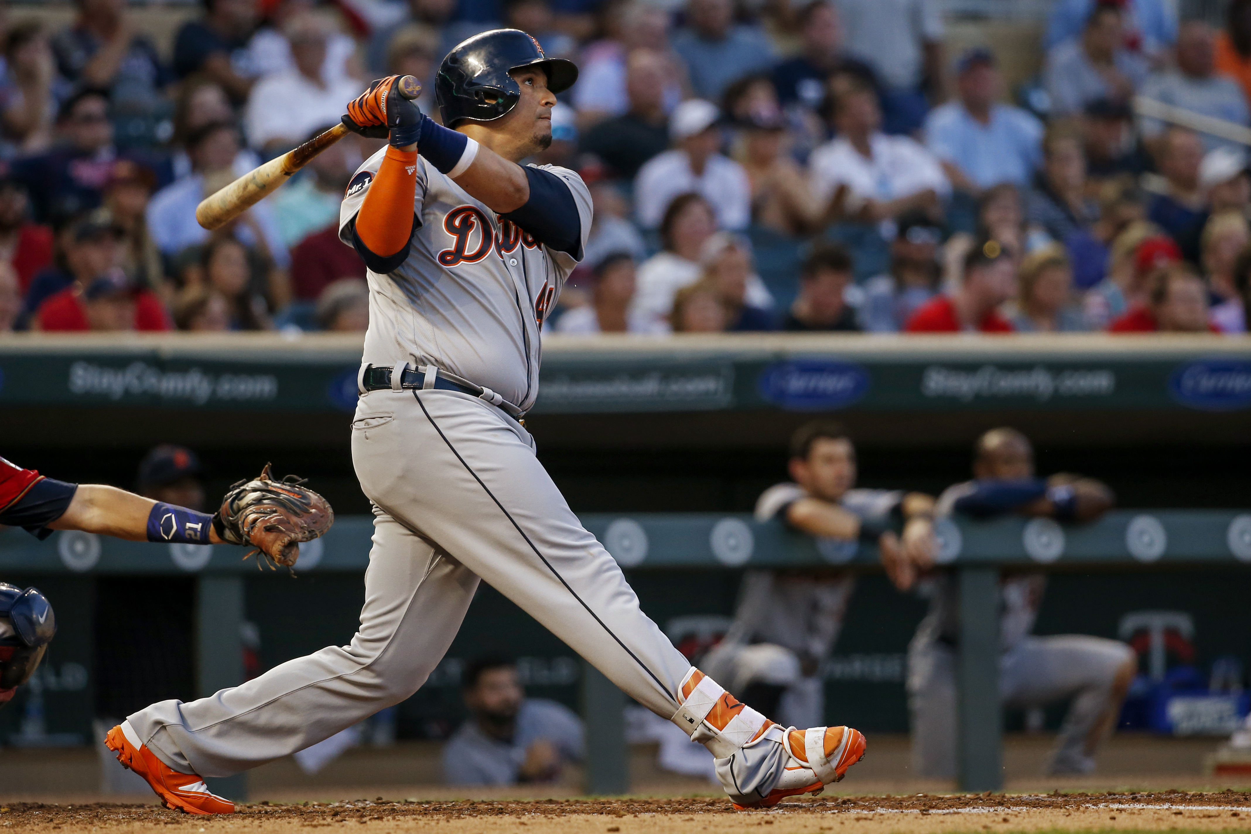Martinez goes deep twice, Tigers top Twins 6-3