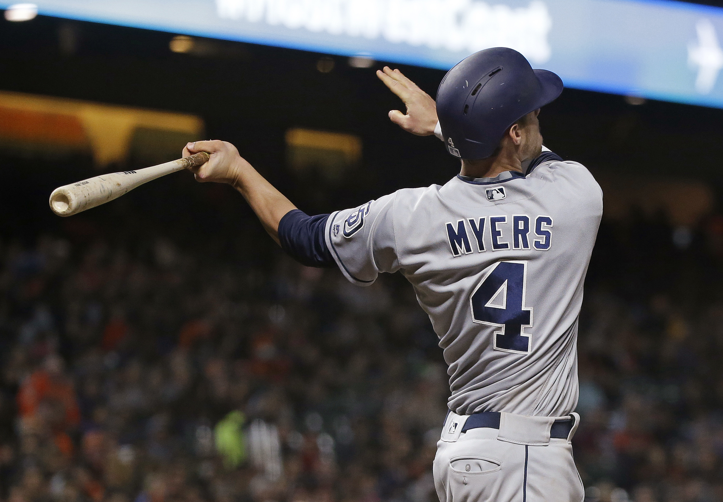 Szczur's 4th hit sends Padres past Giants 12-9 in 11 innings