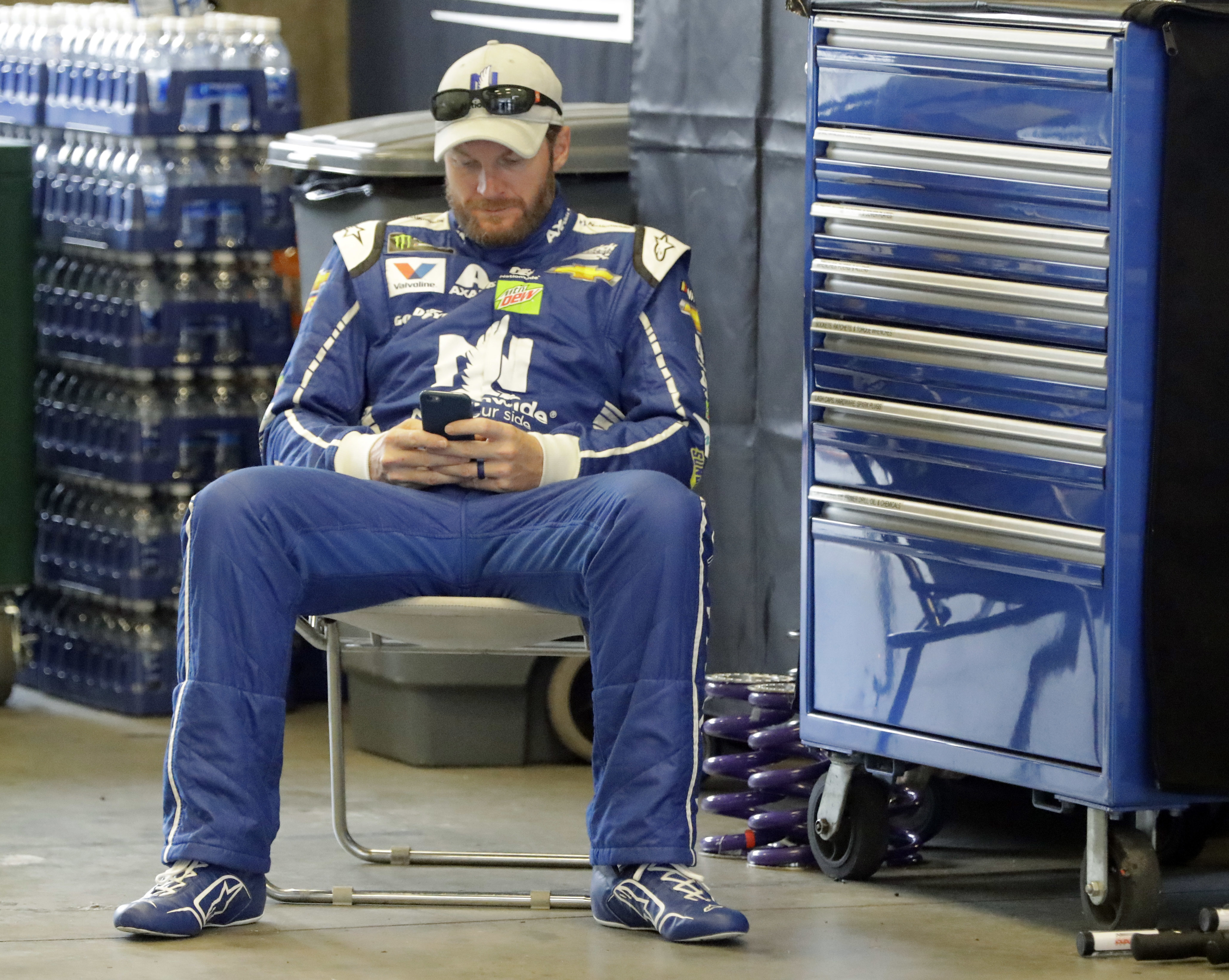 Earnhardt backs wife, blames himself for 'Clash' debate