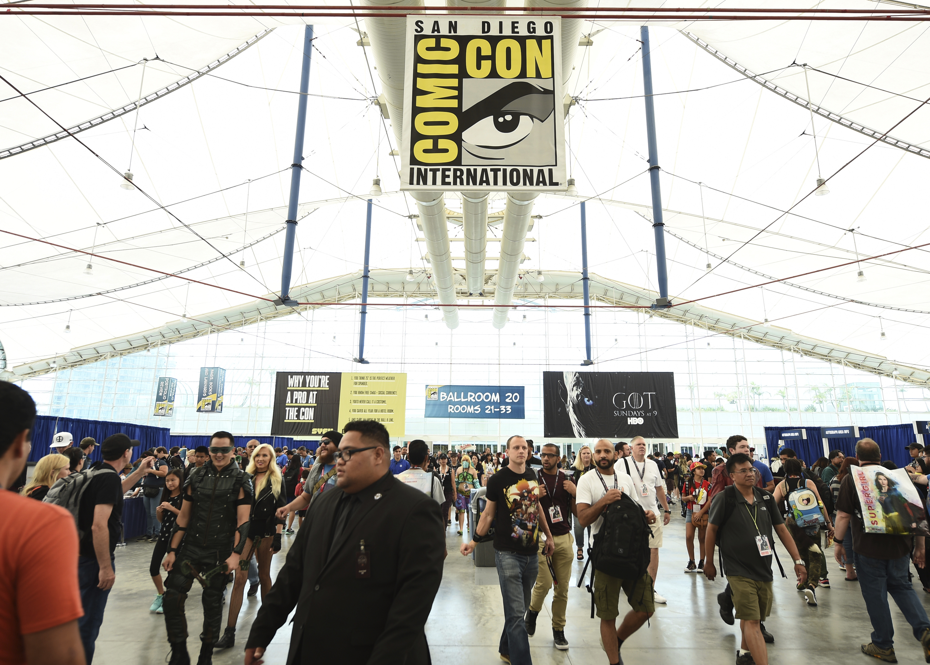 Civil rights icon leads march through California Comic-Con