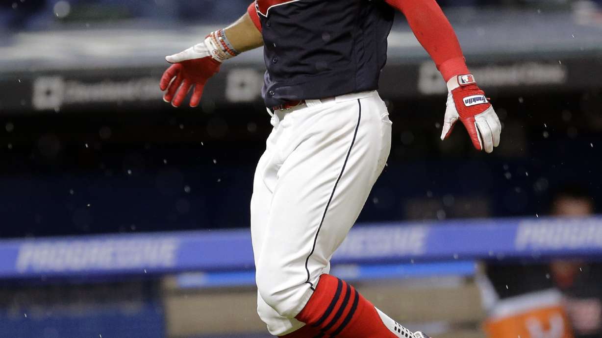 Lindor's home run in 10th inning lifts Indians past Toronto