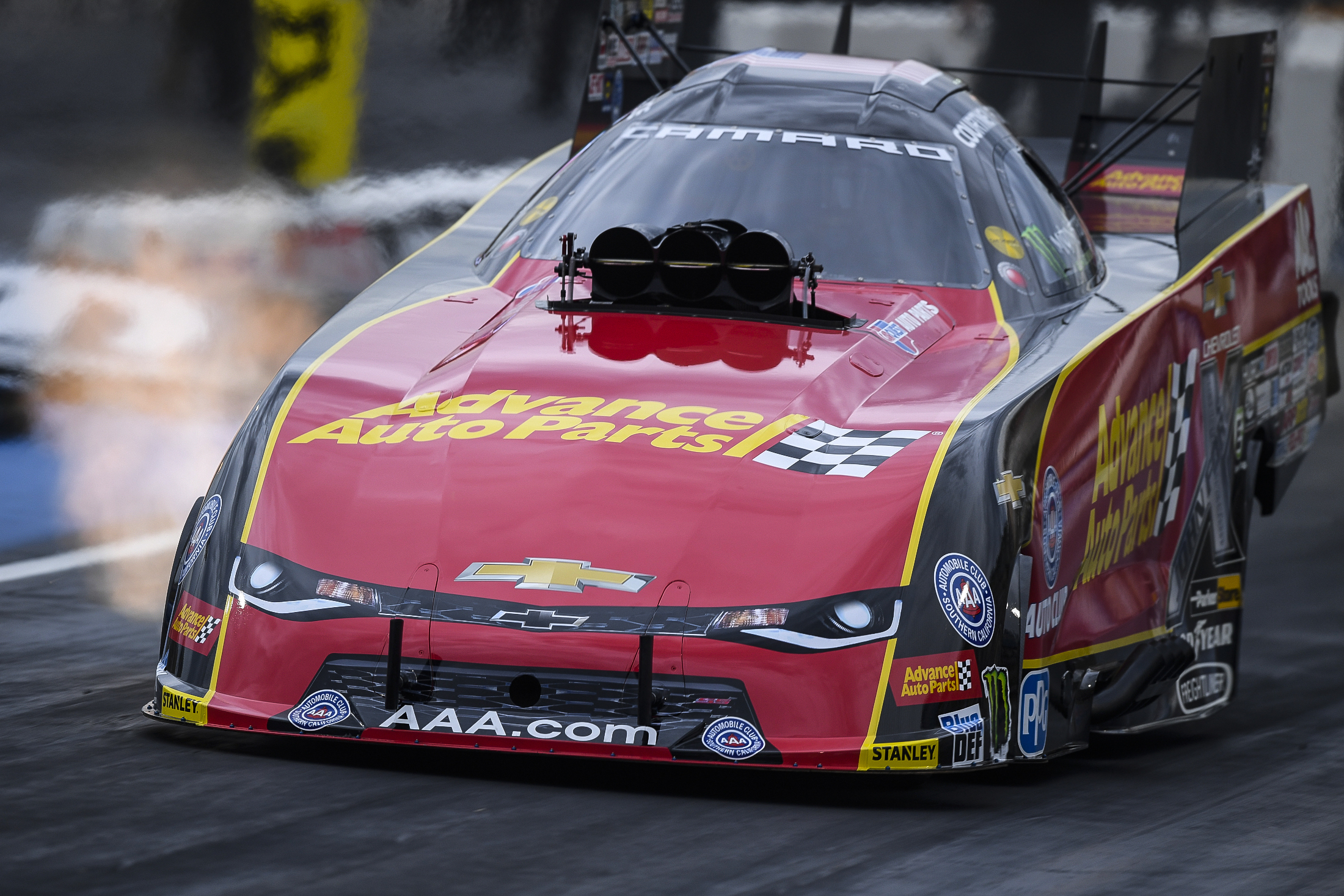 Leah Pritchett takes No. 1 qualifying position at Bandimere