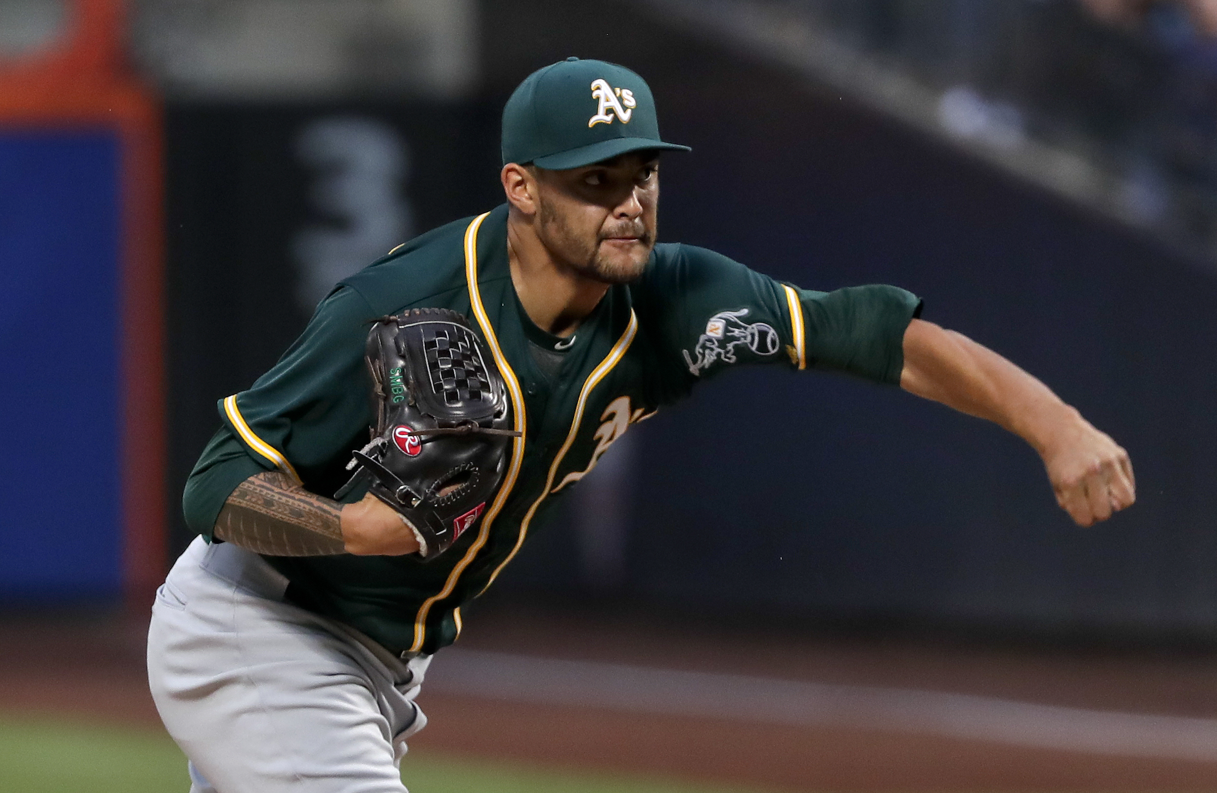 Flores homers in 9th, Mets rally past A's 6-5 for 4th in row