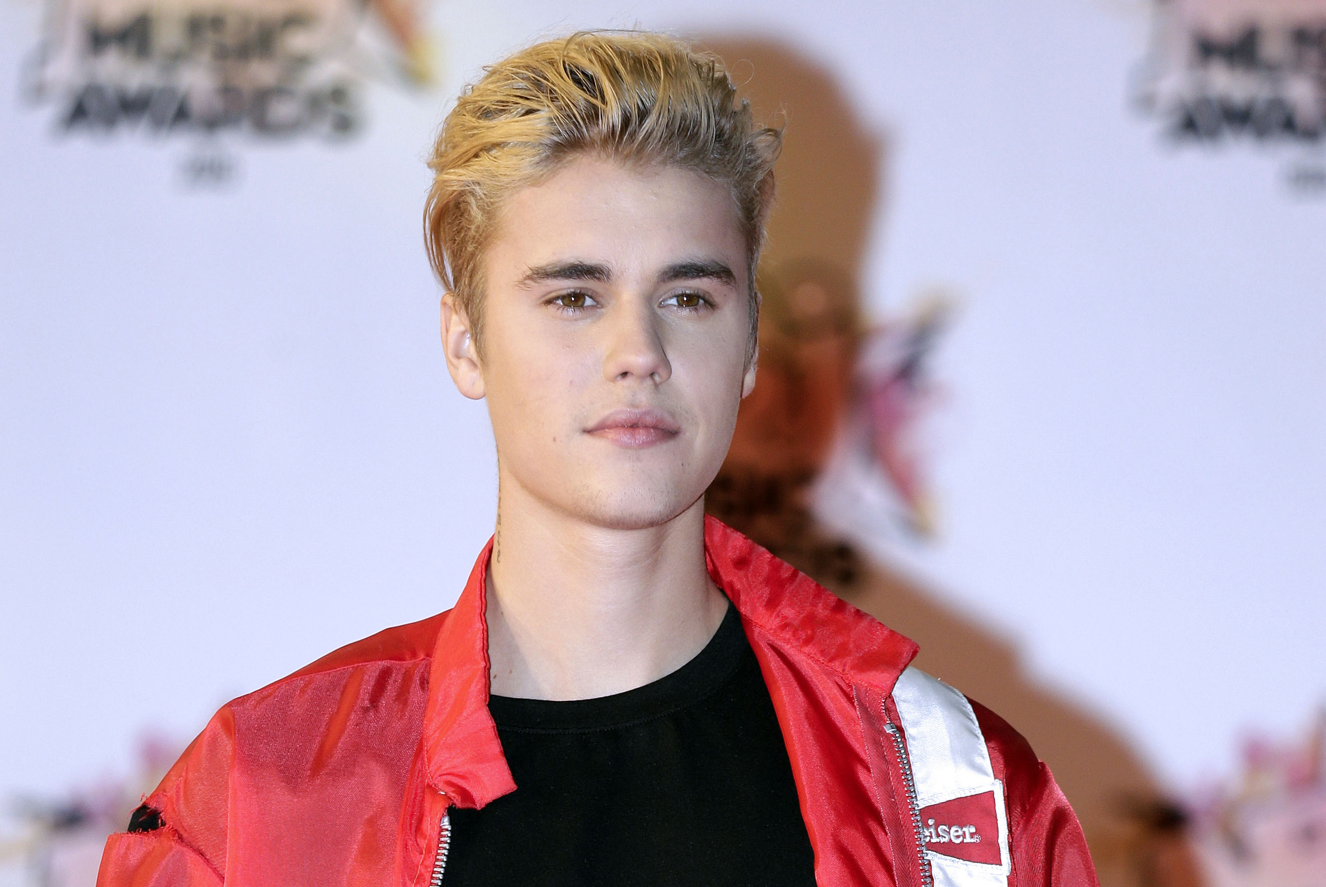 Bieber cancels rest of tour for 'unforeseen circumstances'